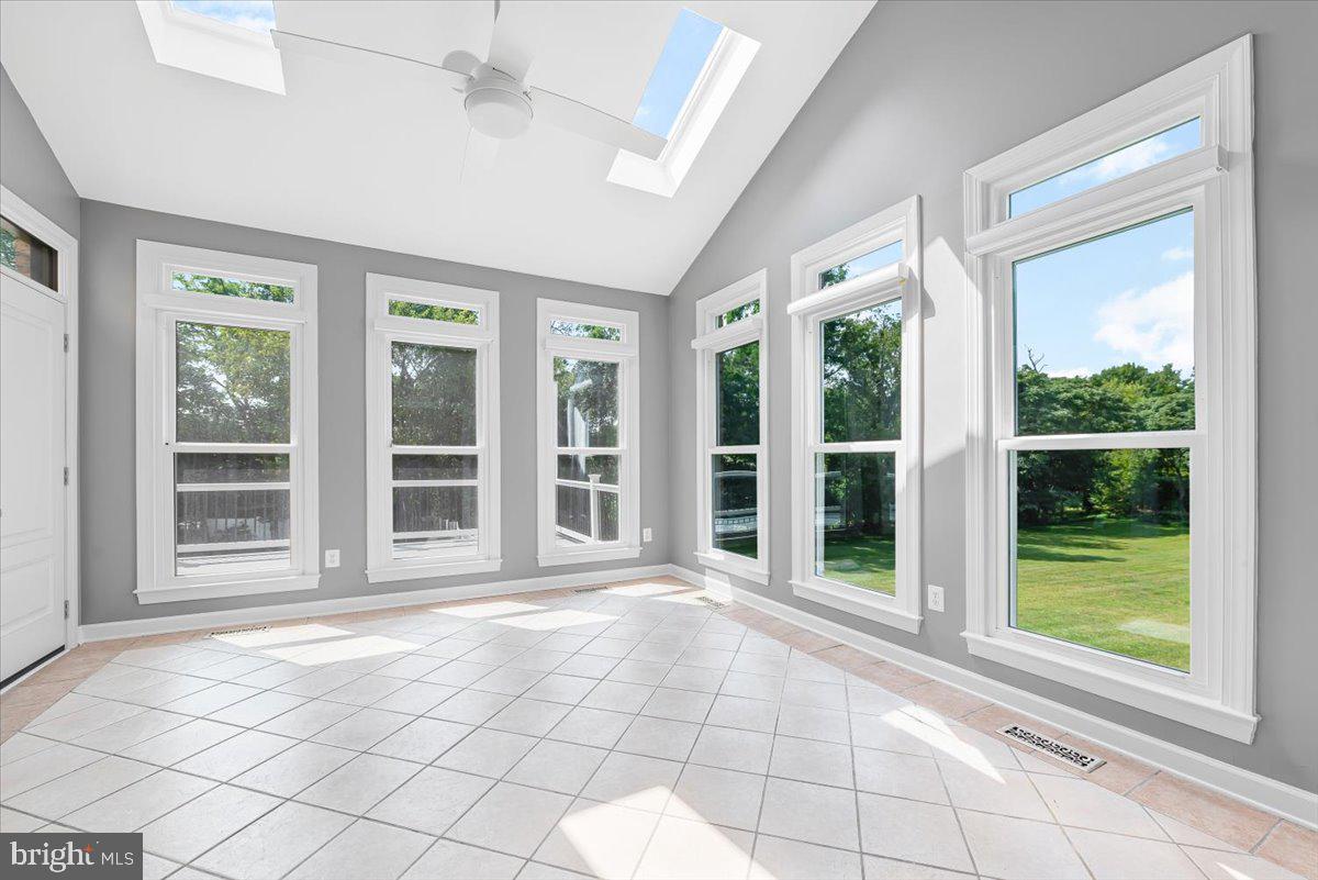 HIGHMEADOWS - Residential