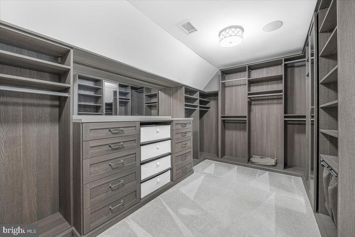 HIGHMEADOWS - Residential