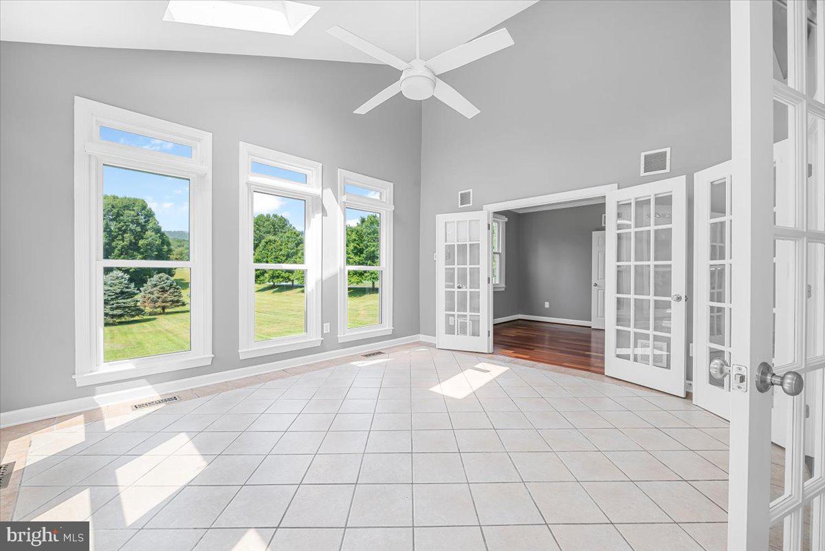 HIGHMEADOWS - Residential