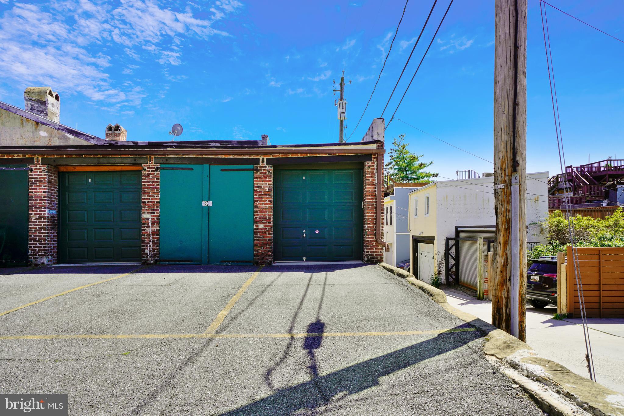 BUTCHER'S HILL - Residential