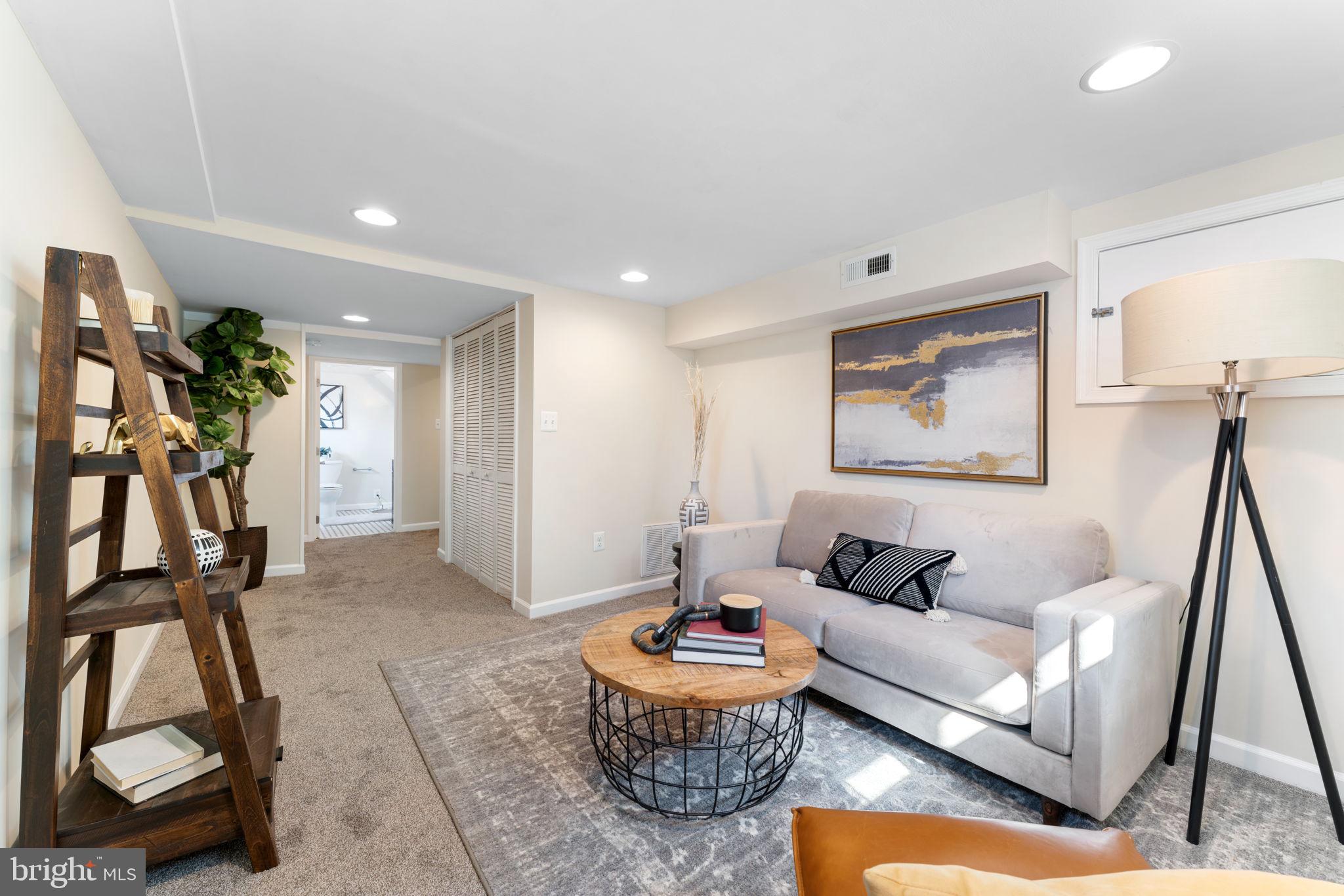 QUEENS CHAPEL MANOR - Residential