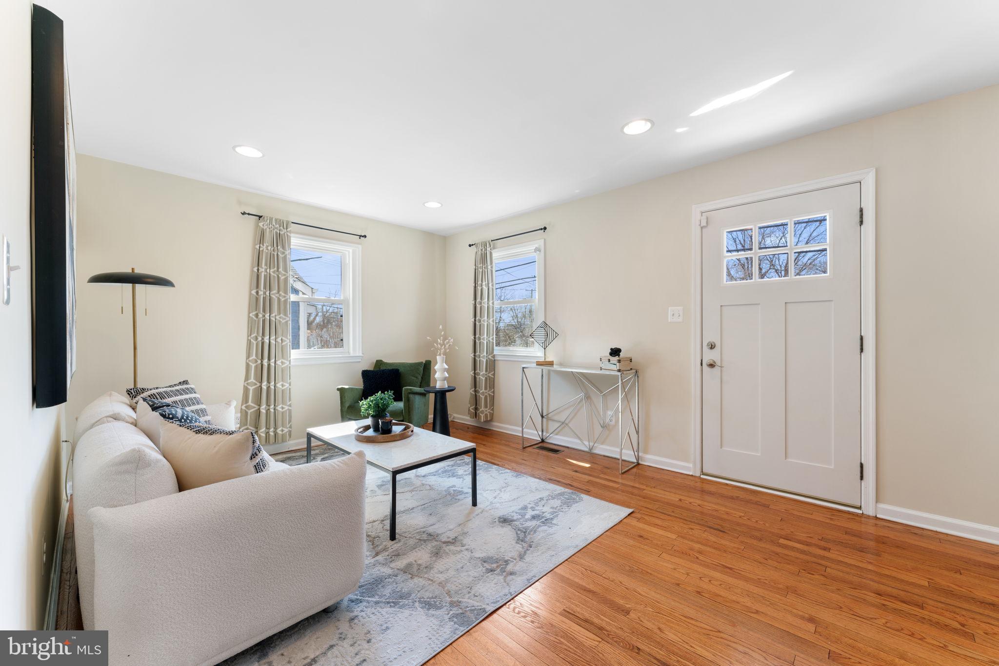 QUEENS CHAPEL MANOR - Residential