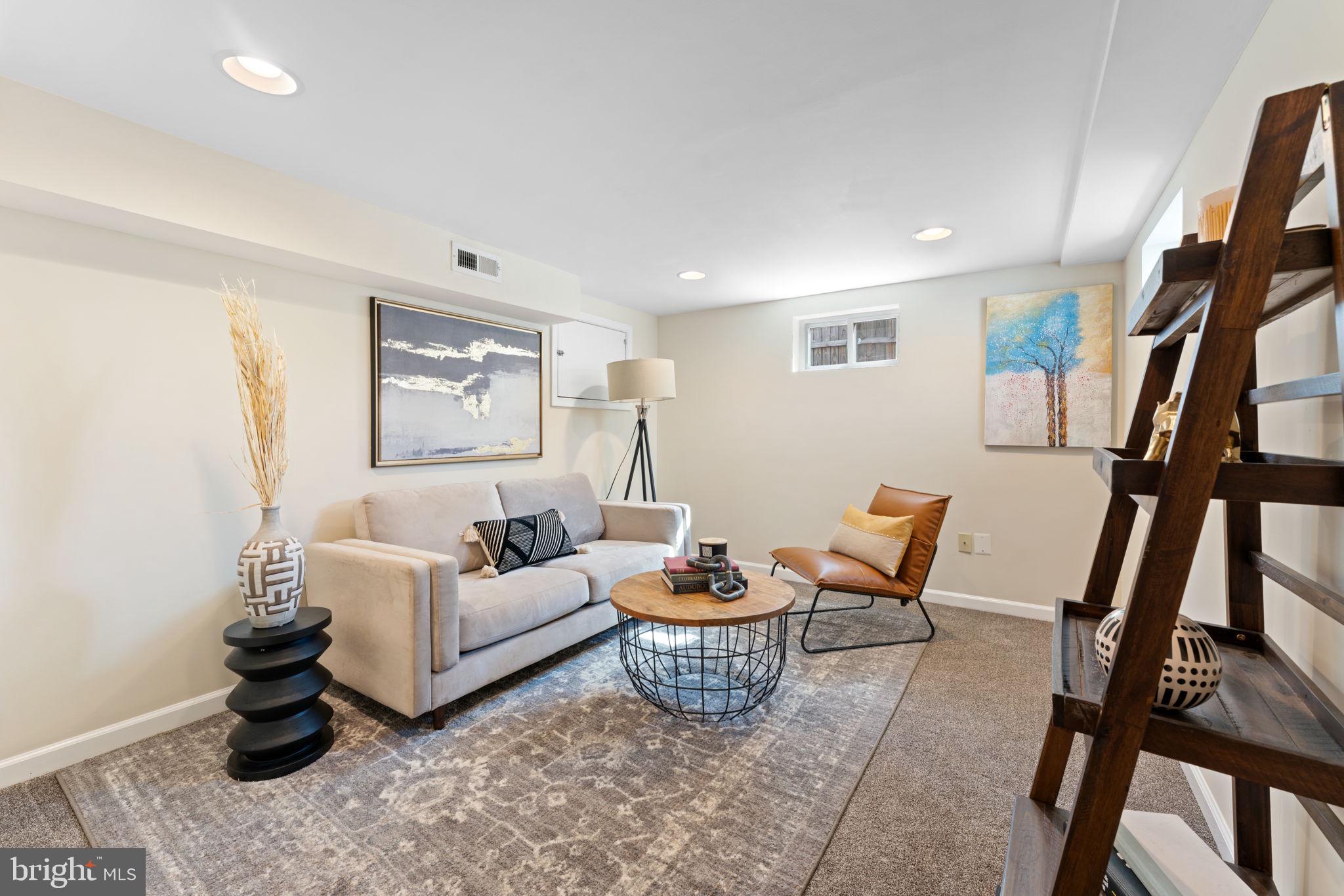 QUEENS CHAPEL MANOR - Residential