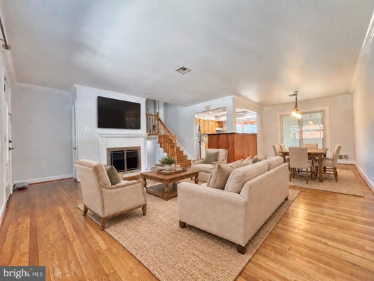 10406 CONOVER DR, SILVER SPRING, MD 20902 - Image 07f38f7fd73b0eee5392b46d01cf4664/966801644
