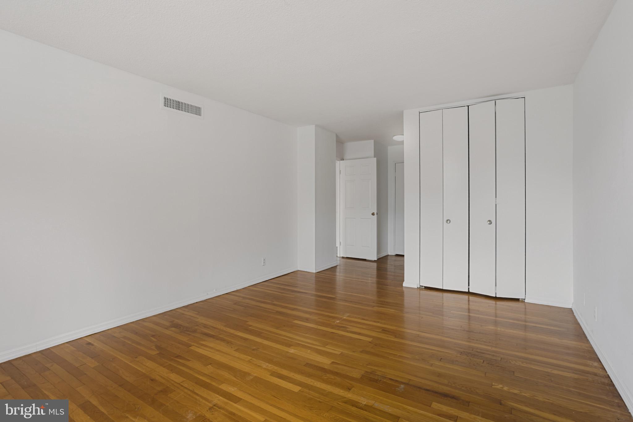 MOUNT VERNON PLACE HISTORIC DISTRICT - Residential Lease