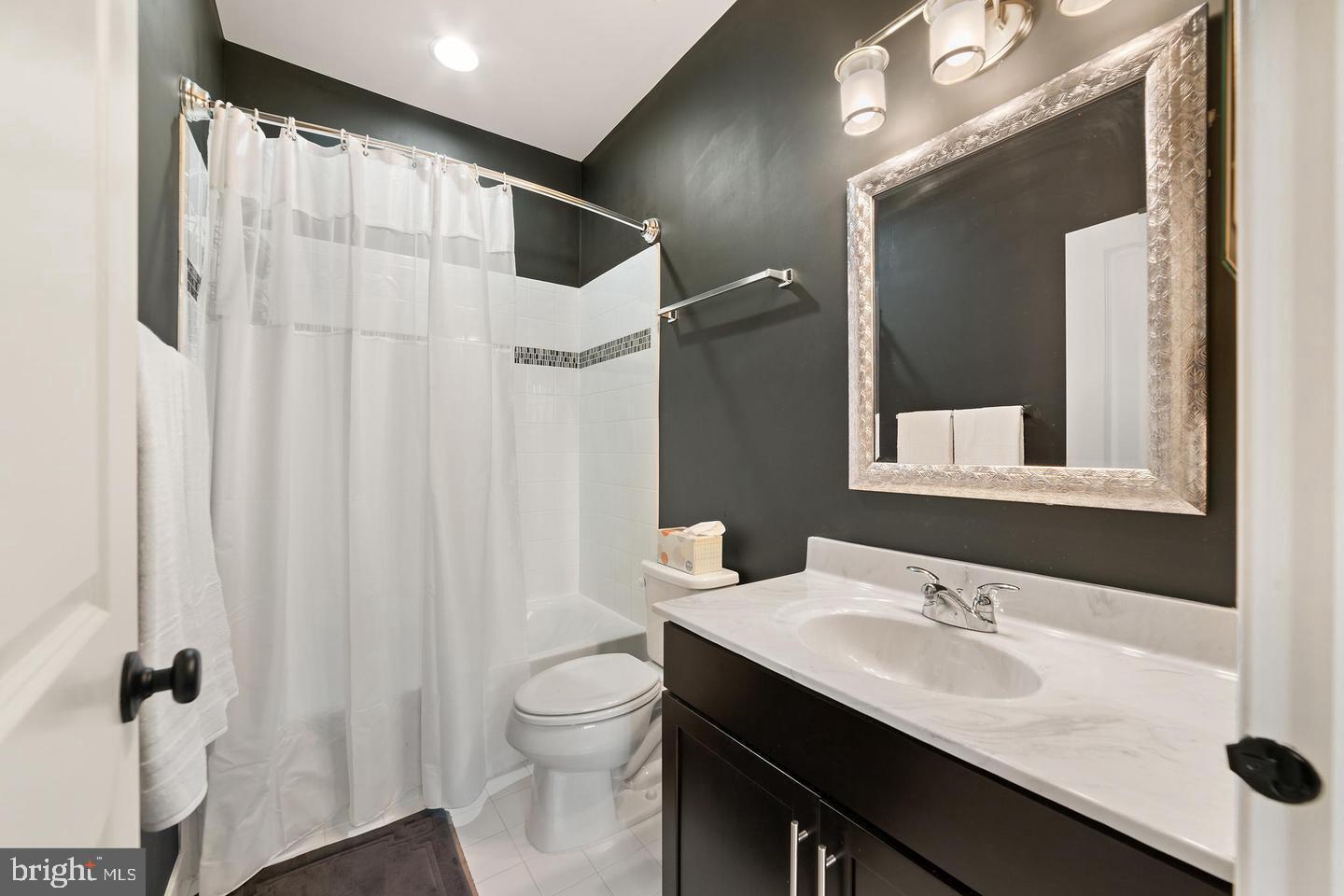 MOOREFIELD STATION - Residential Lease