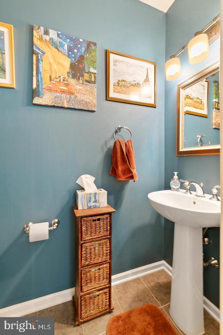 MOOREFIELD STATION - Residential Lease