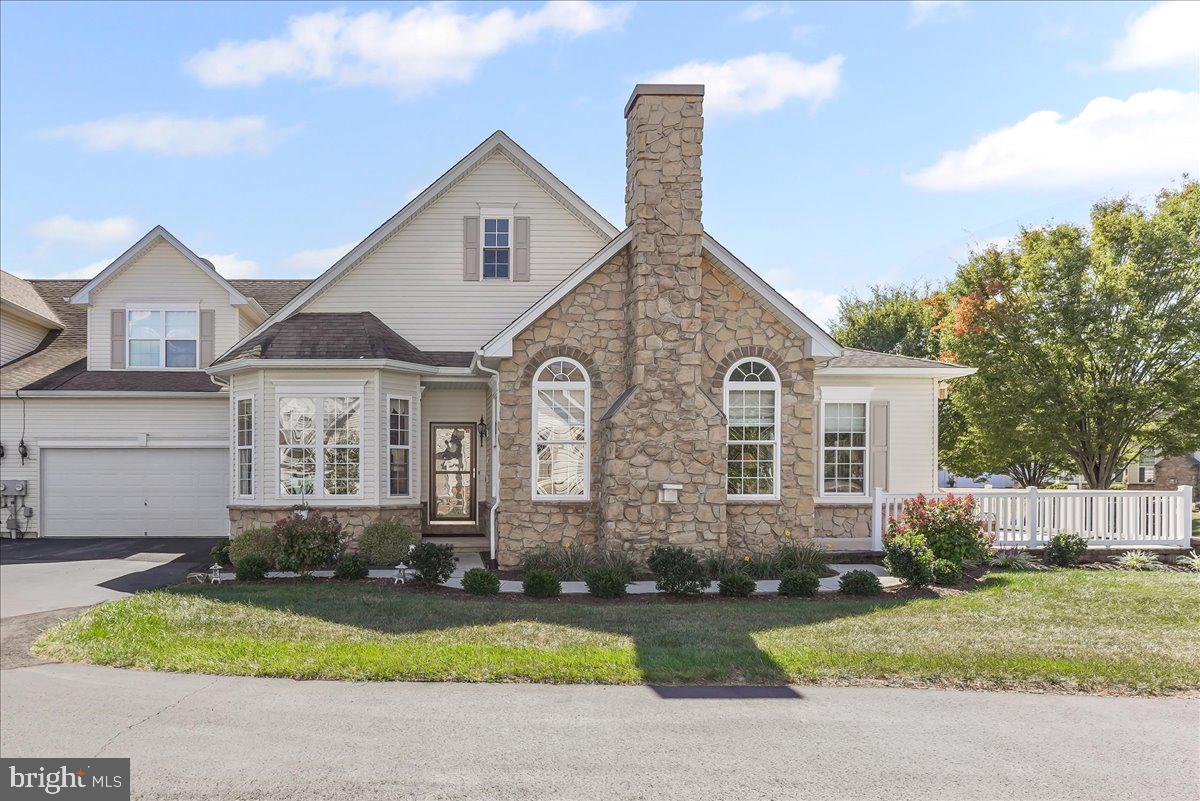 1072 BORDEAUX LANE