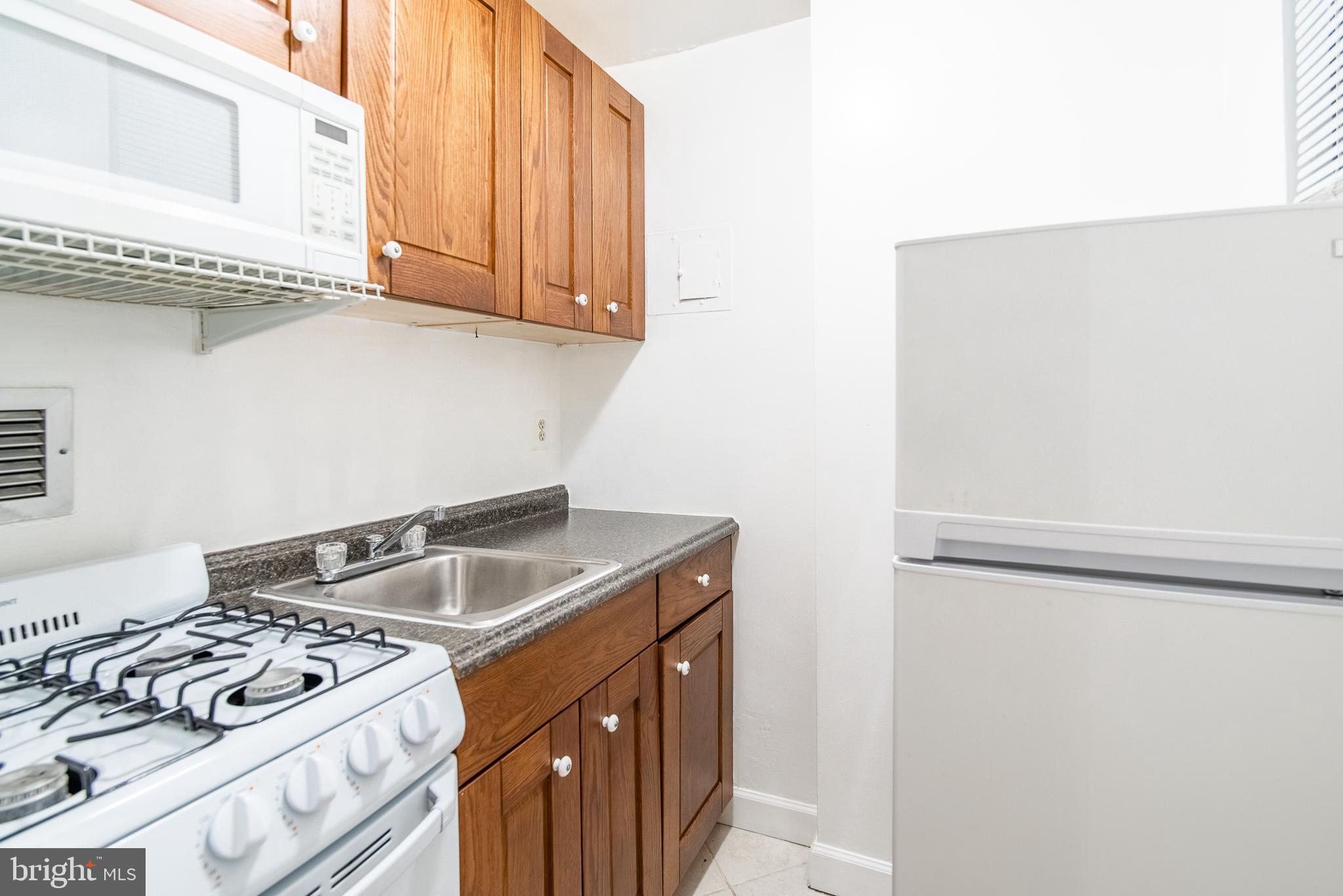 RIVER PLACE - Residential Lease