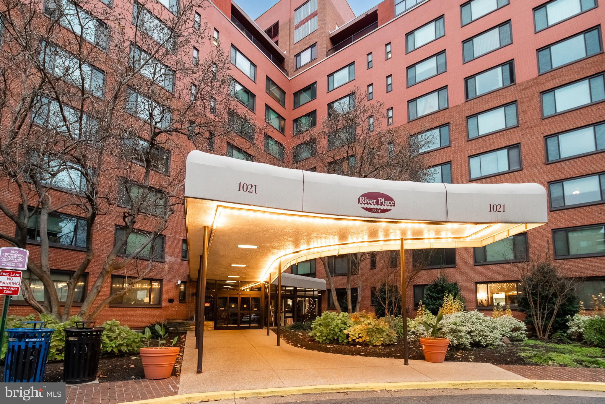 RIVER PLACE - Residential Lease