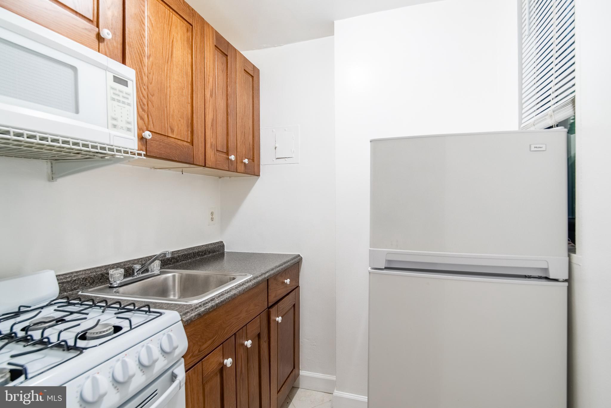 RIVER PLACE - Residential Lease