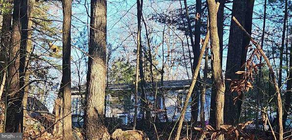Built in 1993, this split level home offers approximately 1156 finished square feet, three bedrooms, two full and one half bath and full unfinished basement. This home sits on an approximate 43996 sqft lot.