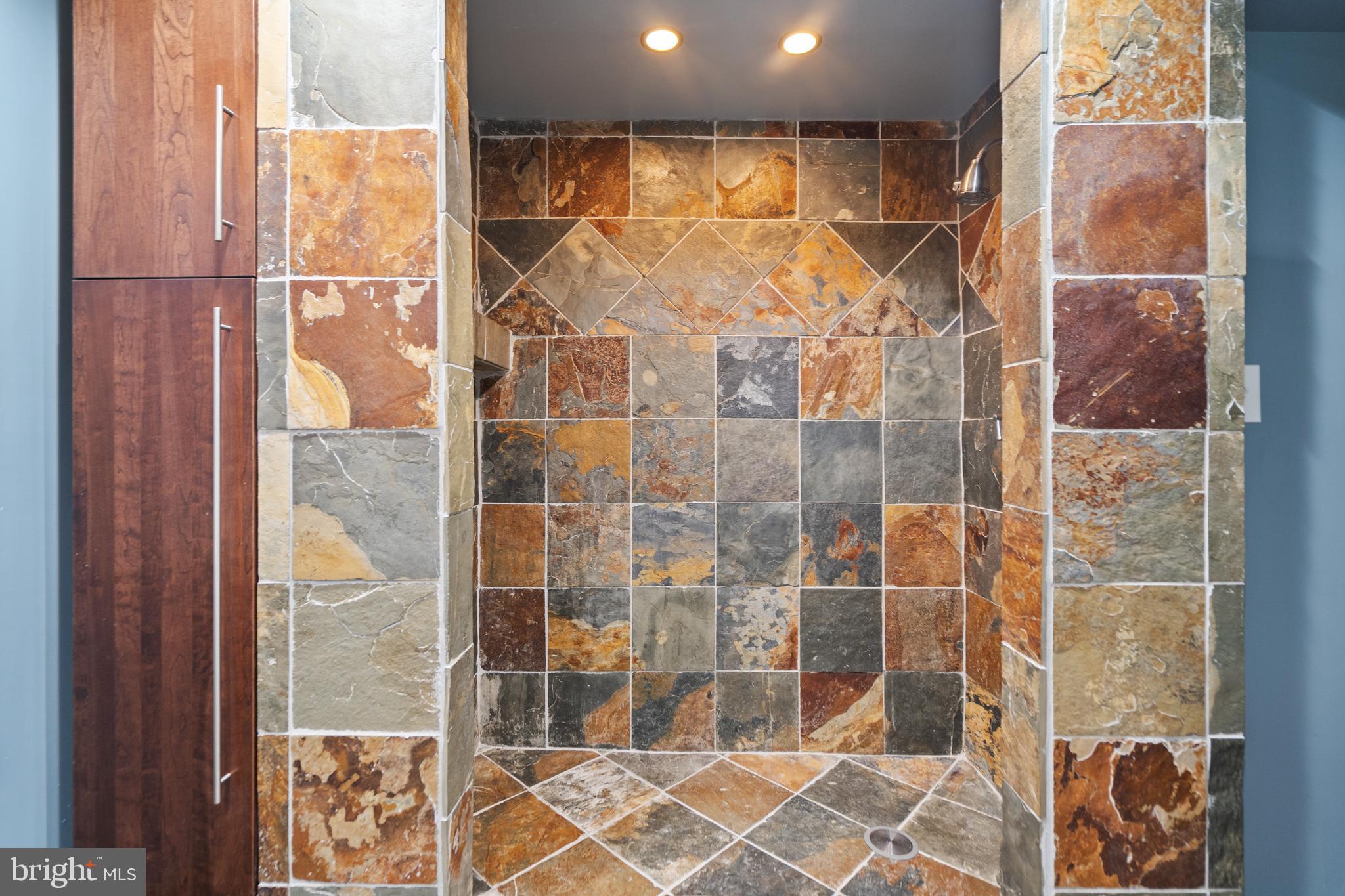 BROADLANDS SOUTH - Residential Lease