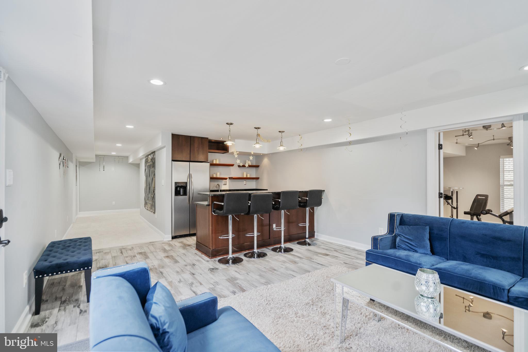 BROADLANDS SOUTH - Residential Lease