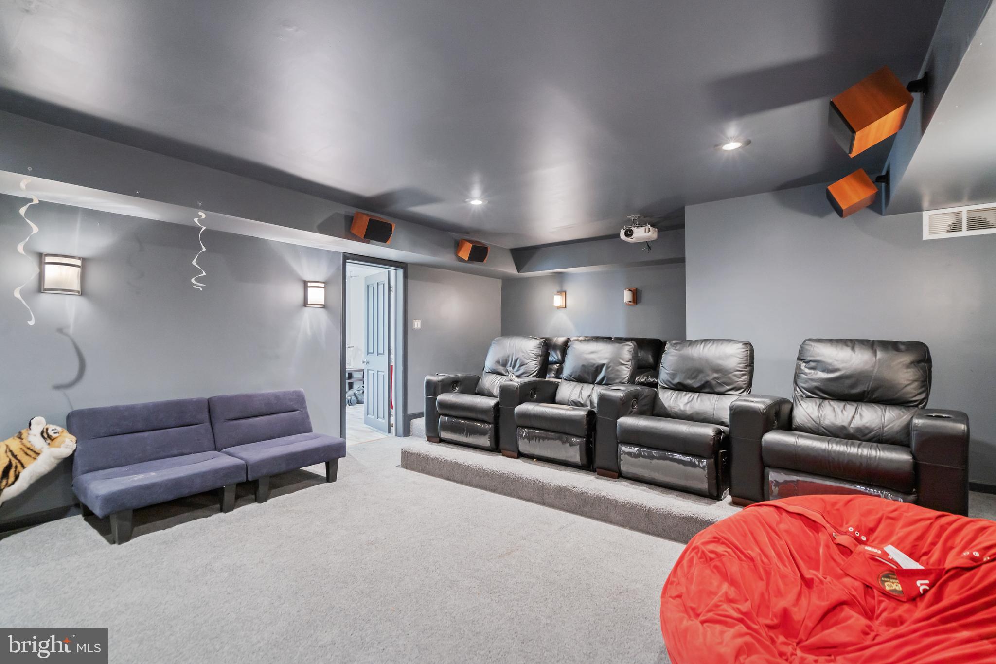 BROADLANDS SOUTH - Residential Lease