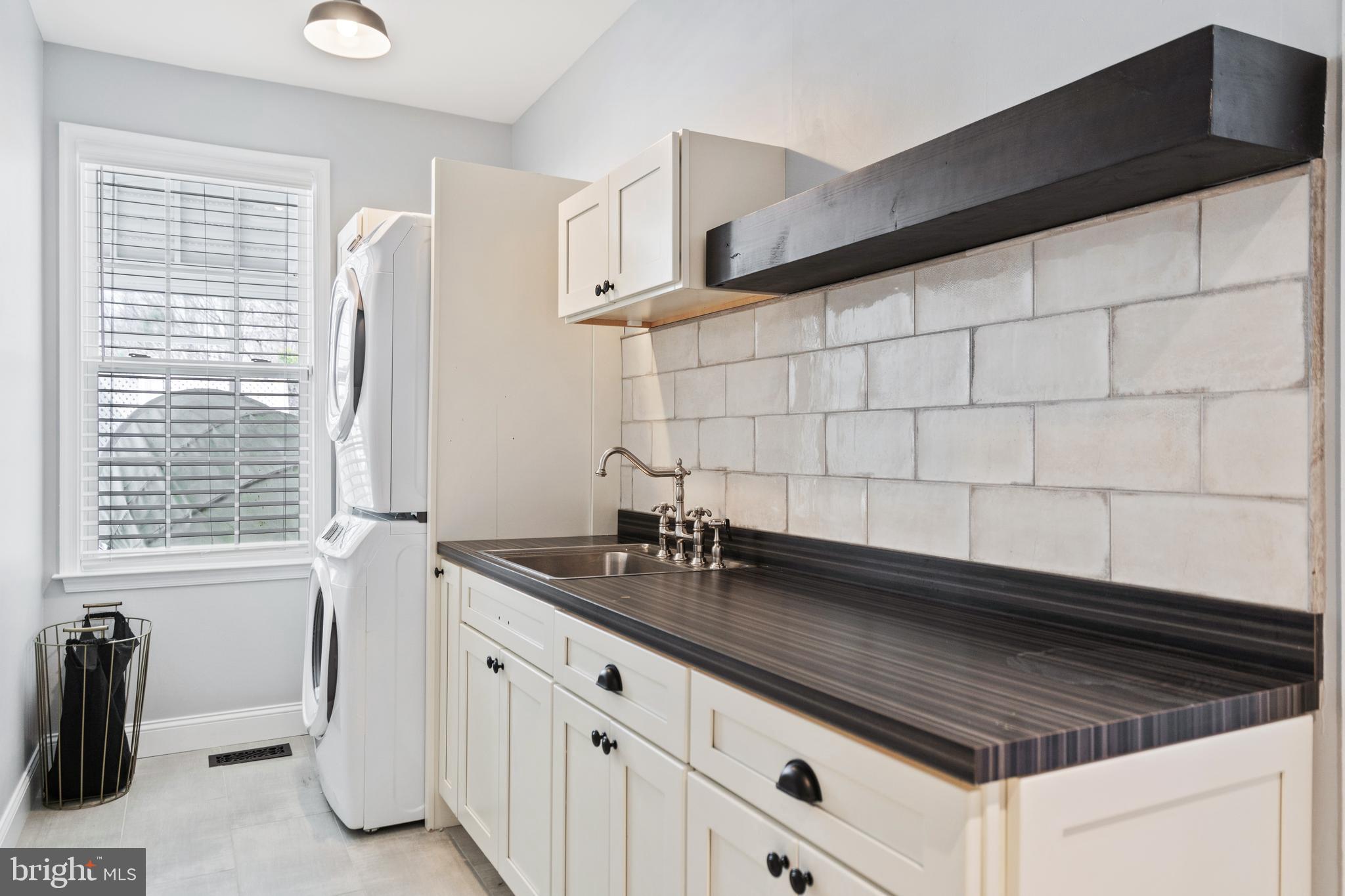 BROADLANDS SOUTH - Residential Lease