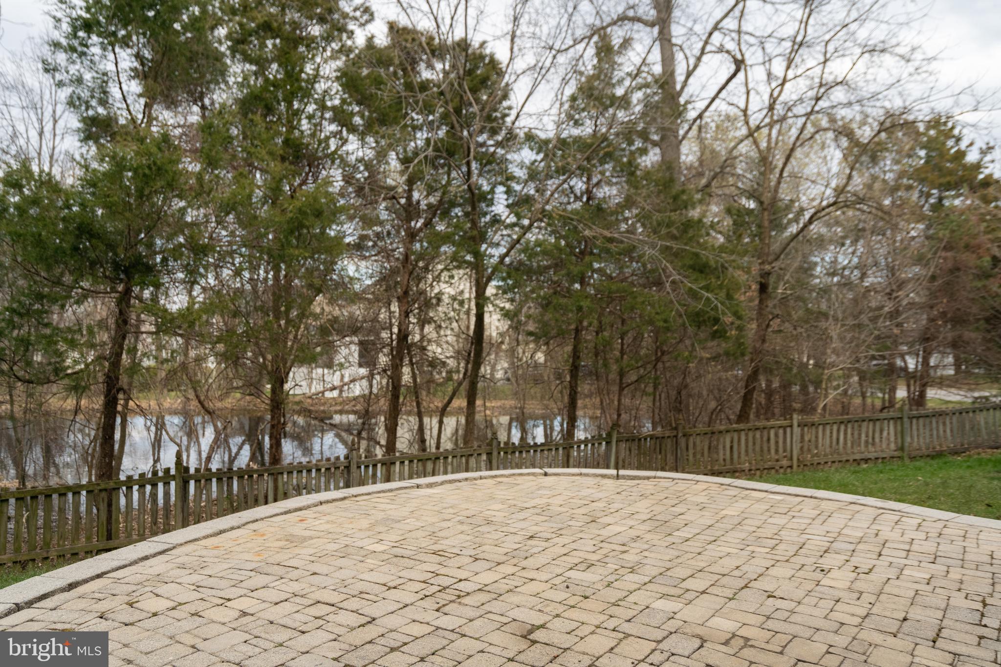 BROADLANDS SOUTH - Residential Lease