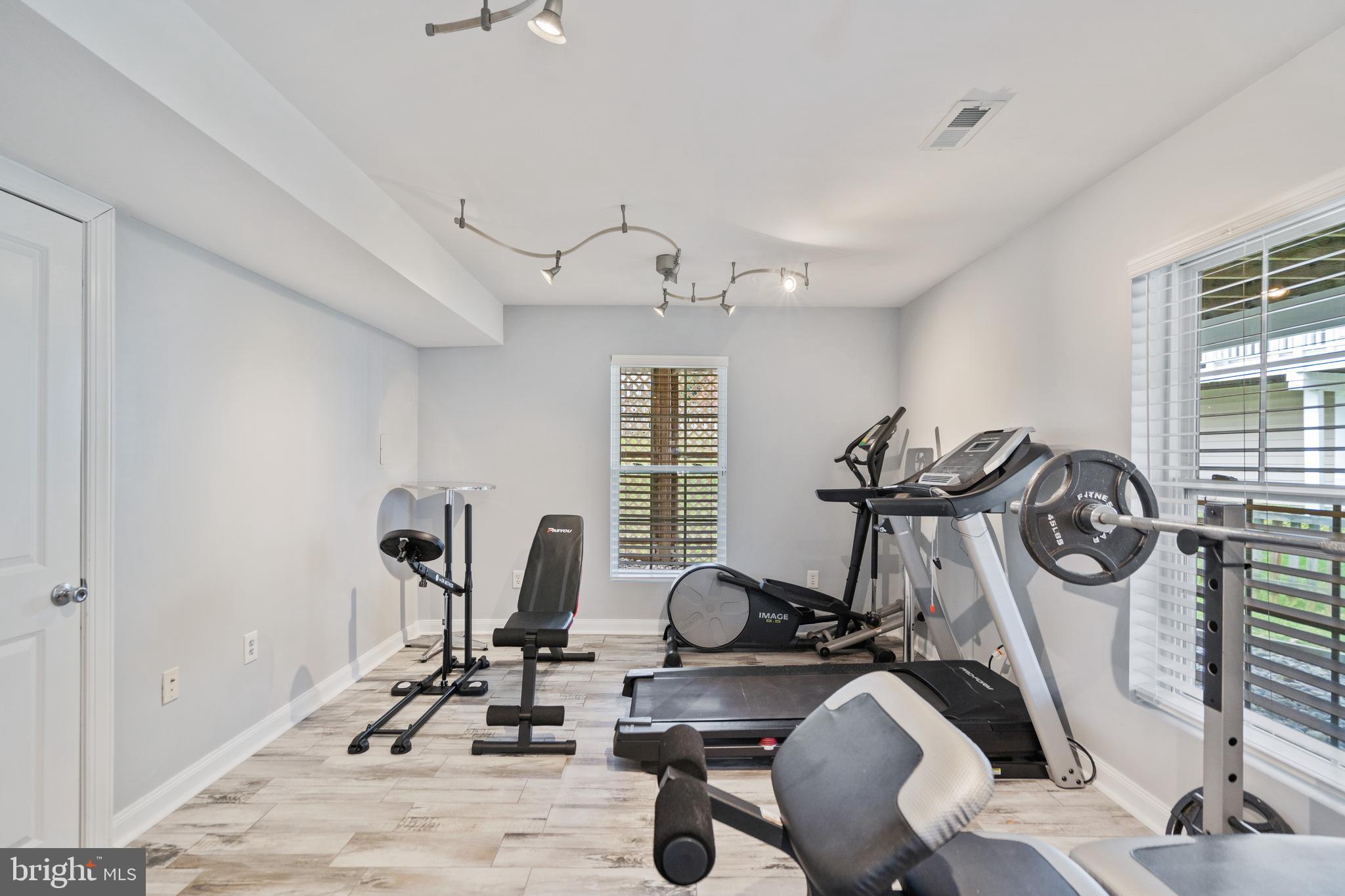 BROADLANDS SOUTH - Residential Lease