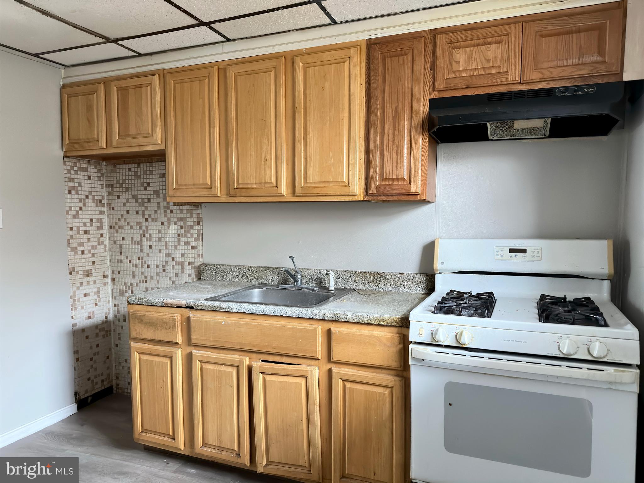 GRAYS FERRY - Residential Lease