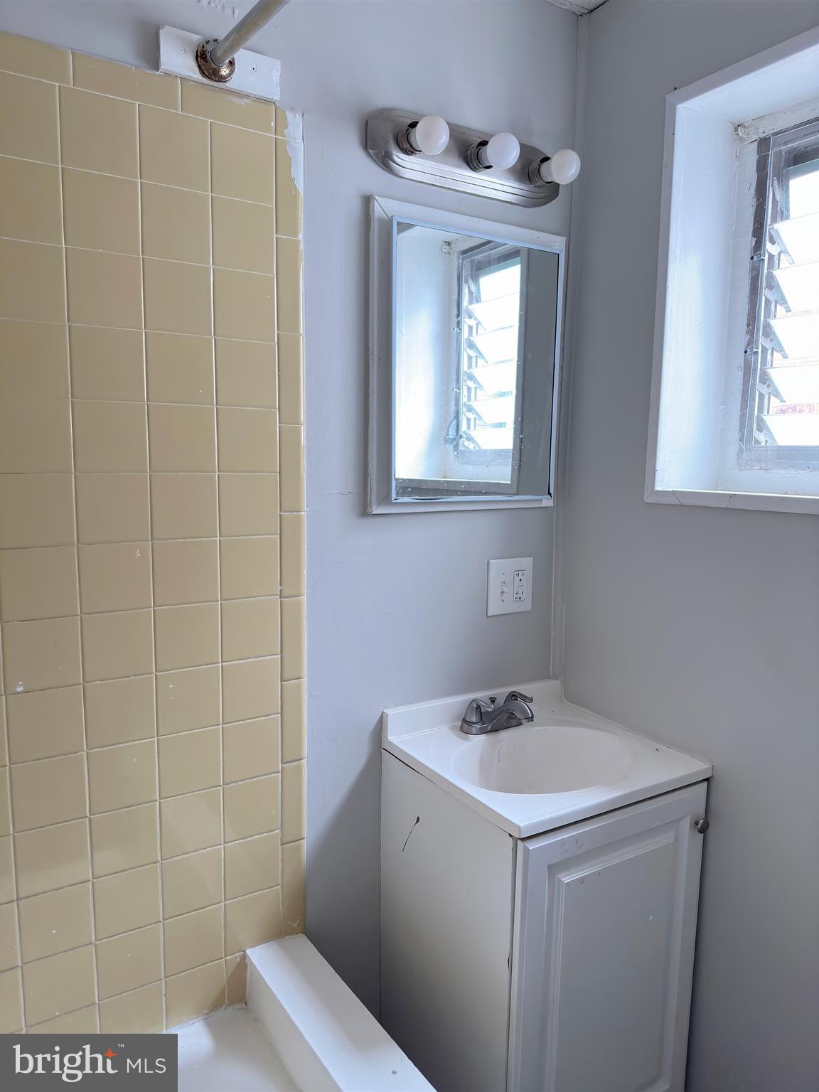 GRAYS FERRY - Residential Lease