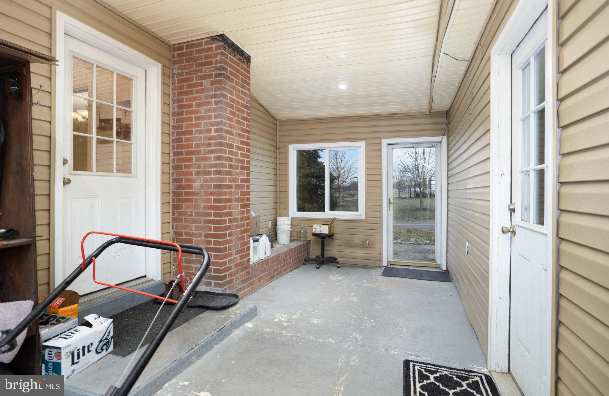 105 N WATERFORD AVENUE