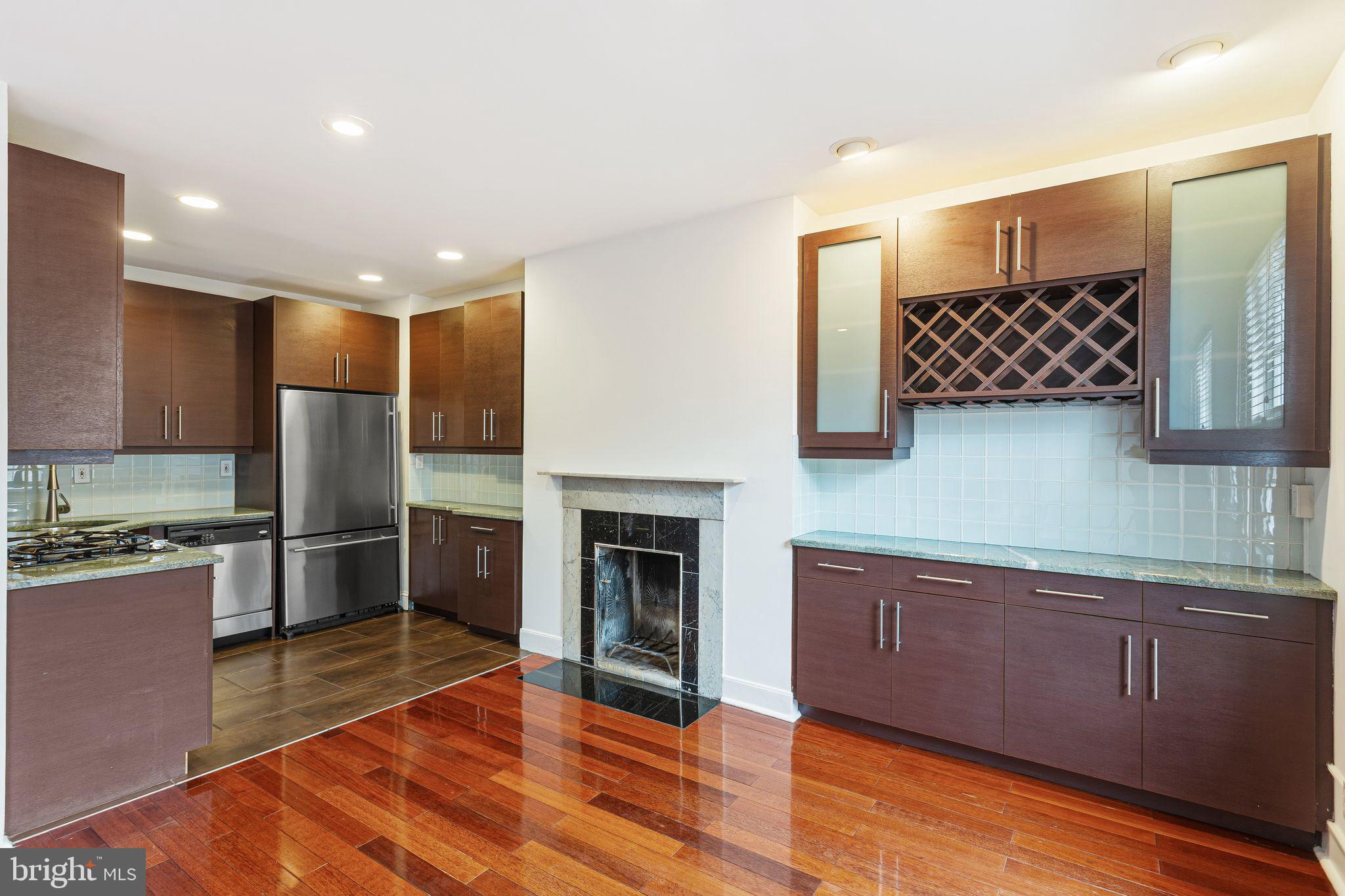 WASHINGTON SQ WEST - Residential