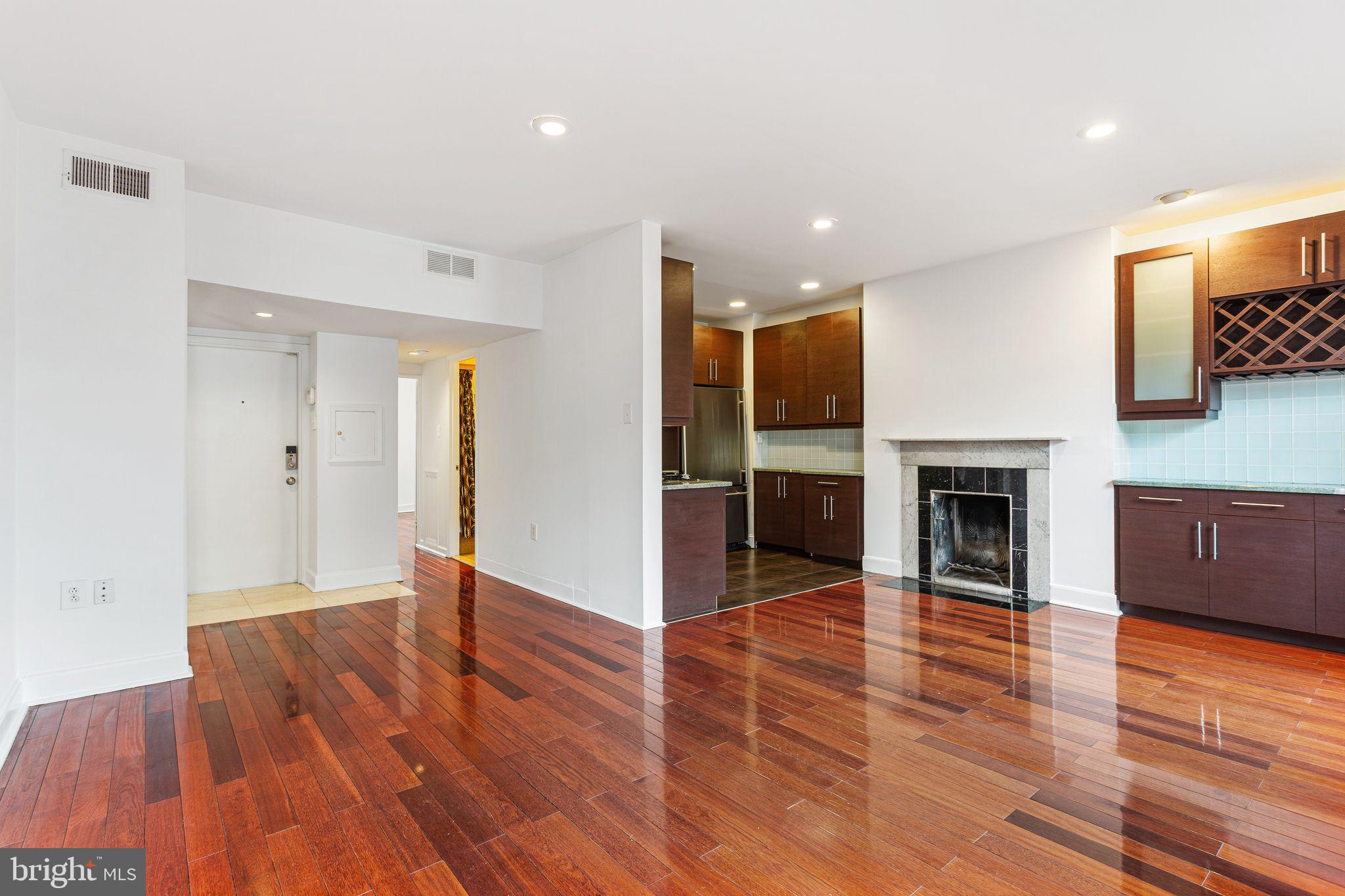 WASHINGTON SQ WEST - Residential