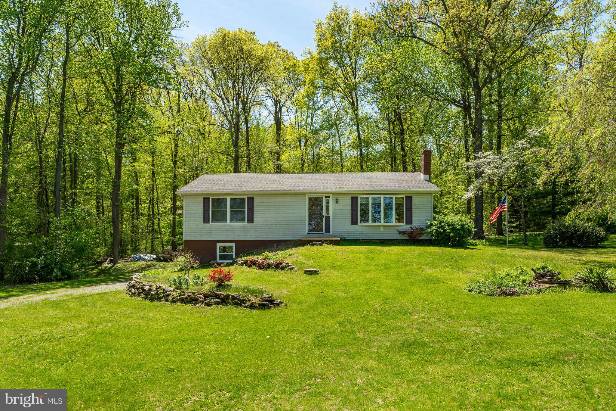 6 CAMELIA LANE
