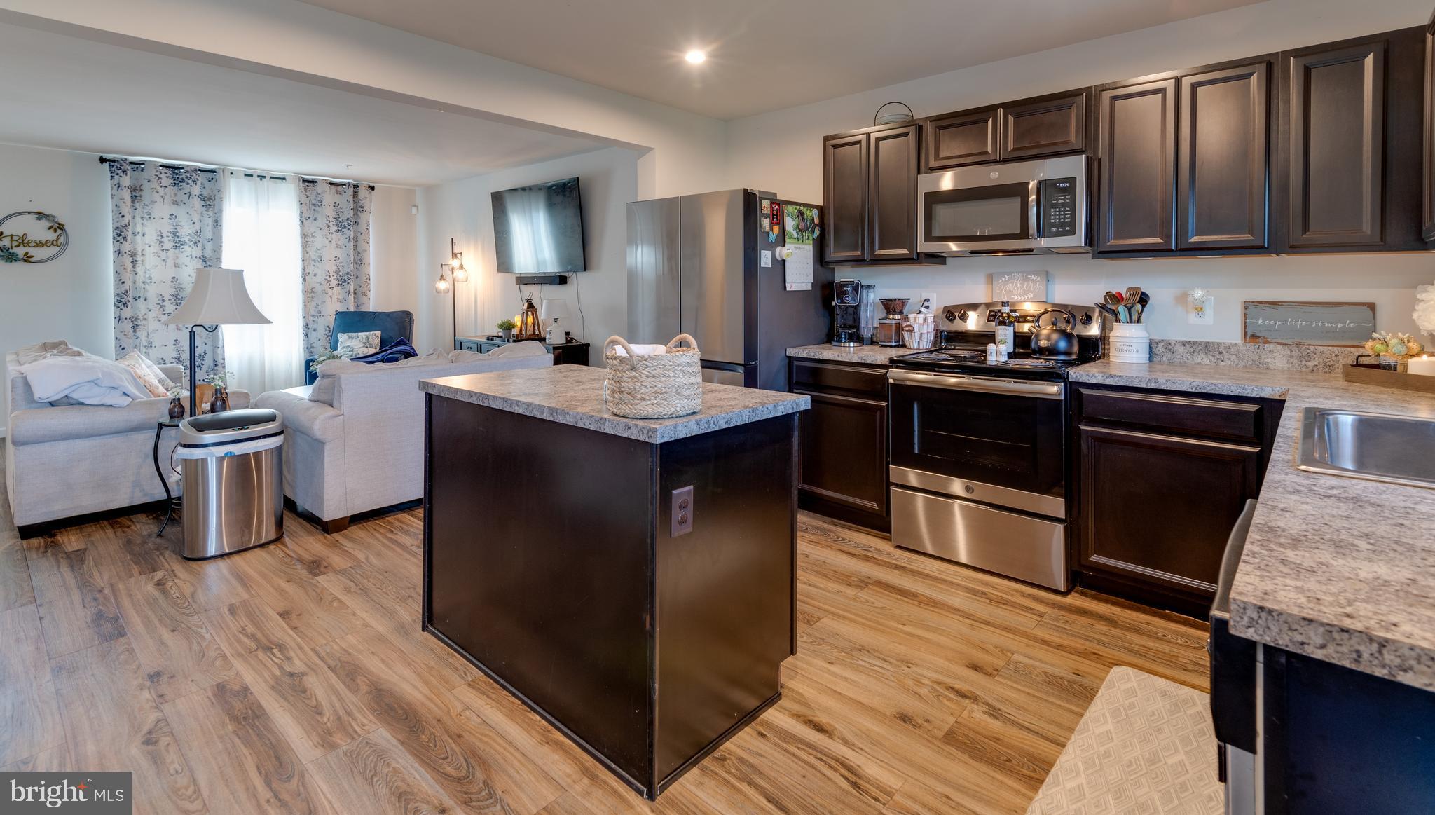 WILLOWGATE AT PAT PK W - Residential