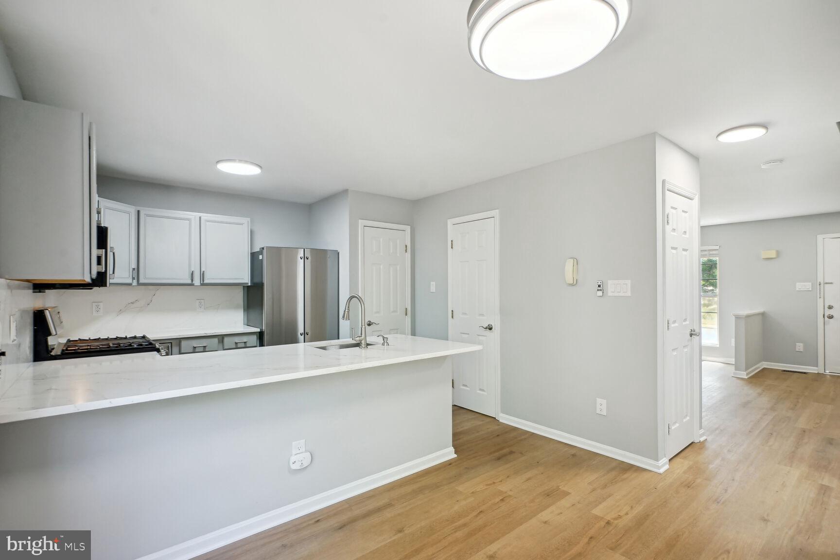 CENTRE RIDGE - Residential Lease