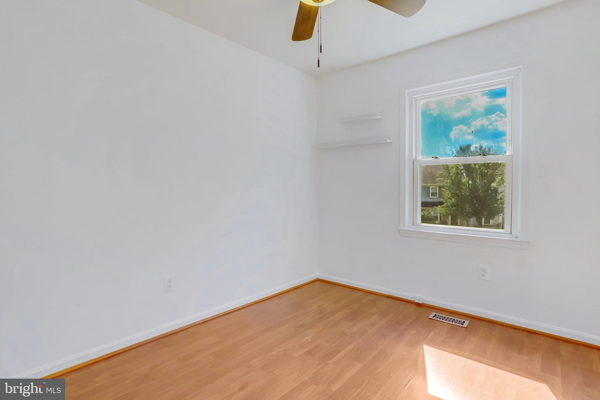 MANCHESTER LAKES - Residential Lease