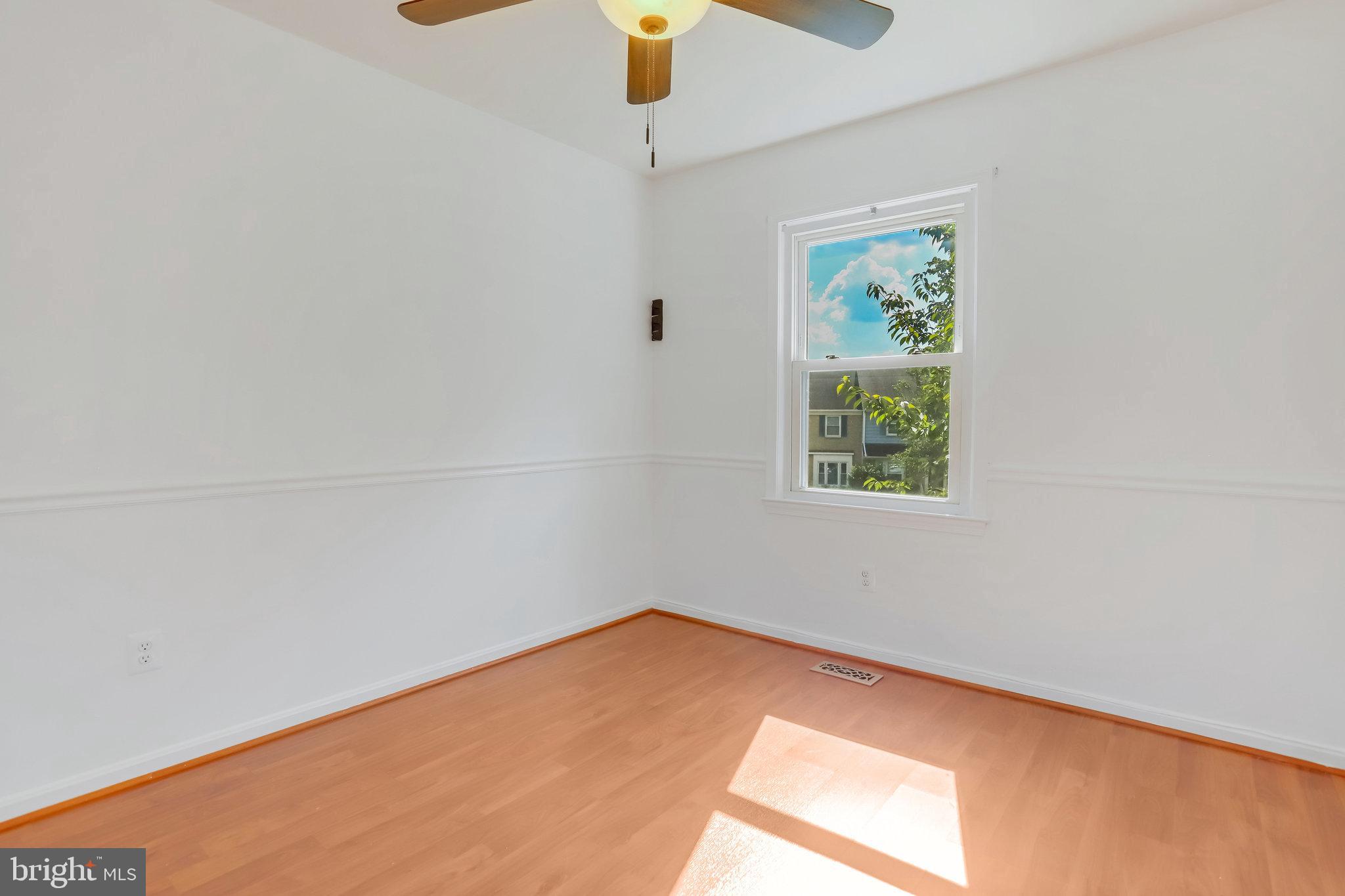 MANCHESTER LAKES - Residential Lease