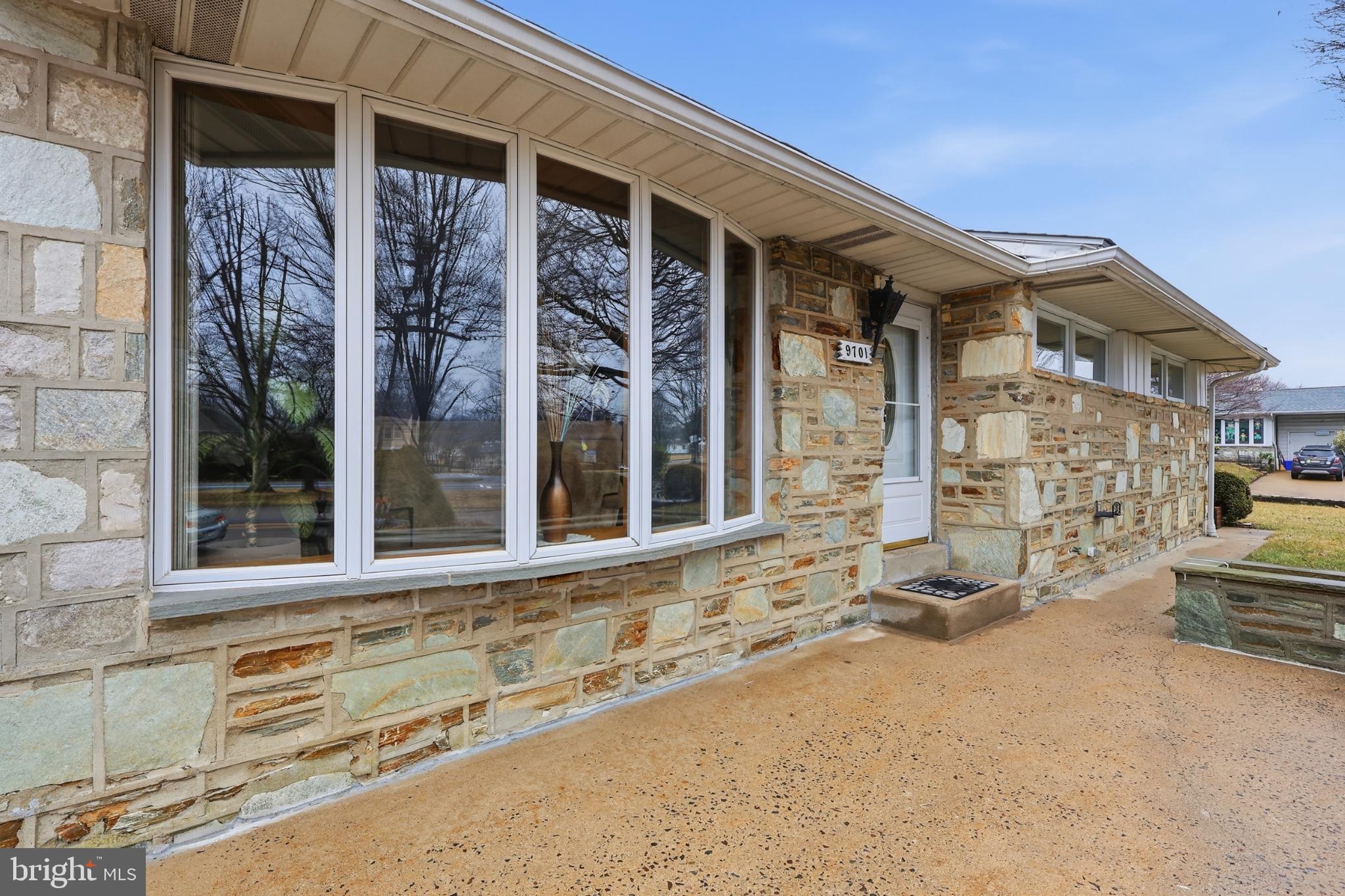 9701 NORTHEAST AVENUE