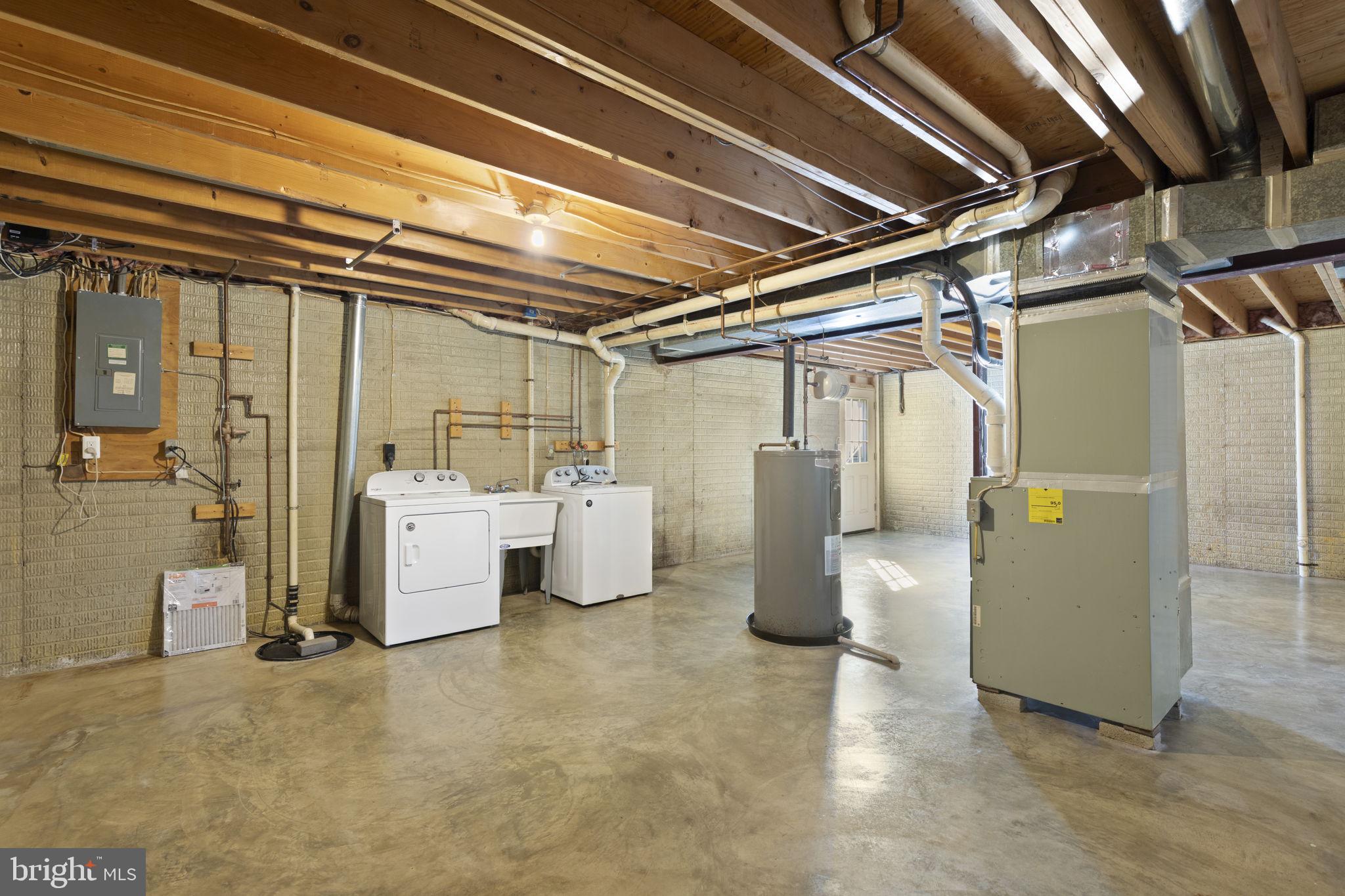 LENNINGS KNOLL - Residential