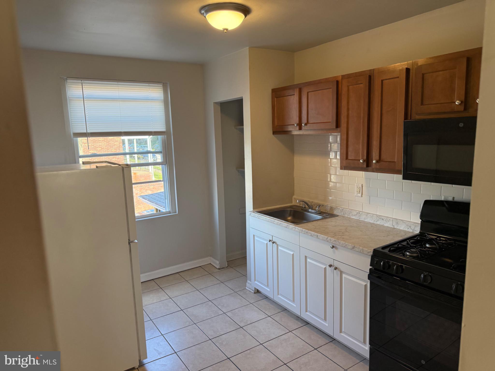 BELAIR-EDISON - Residential Lease
