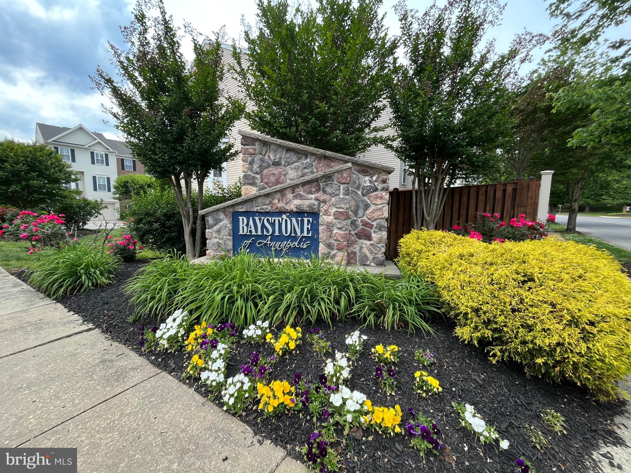 COLLEGE PARKWAY PLACE - Residential