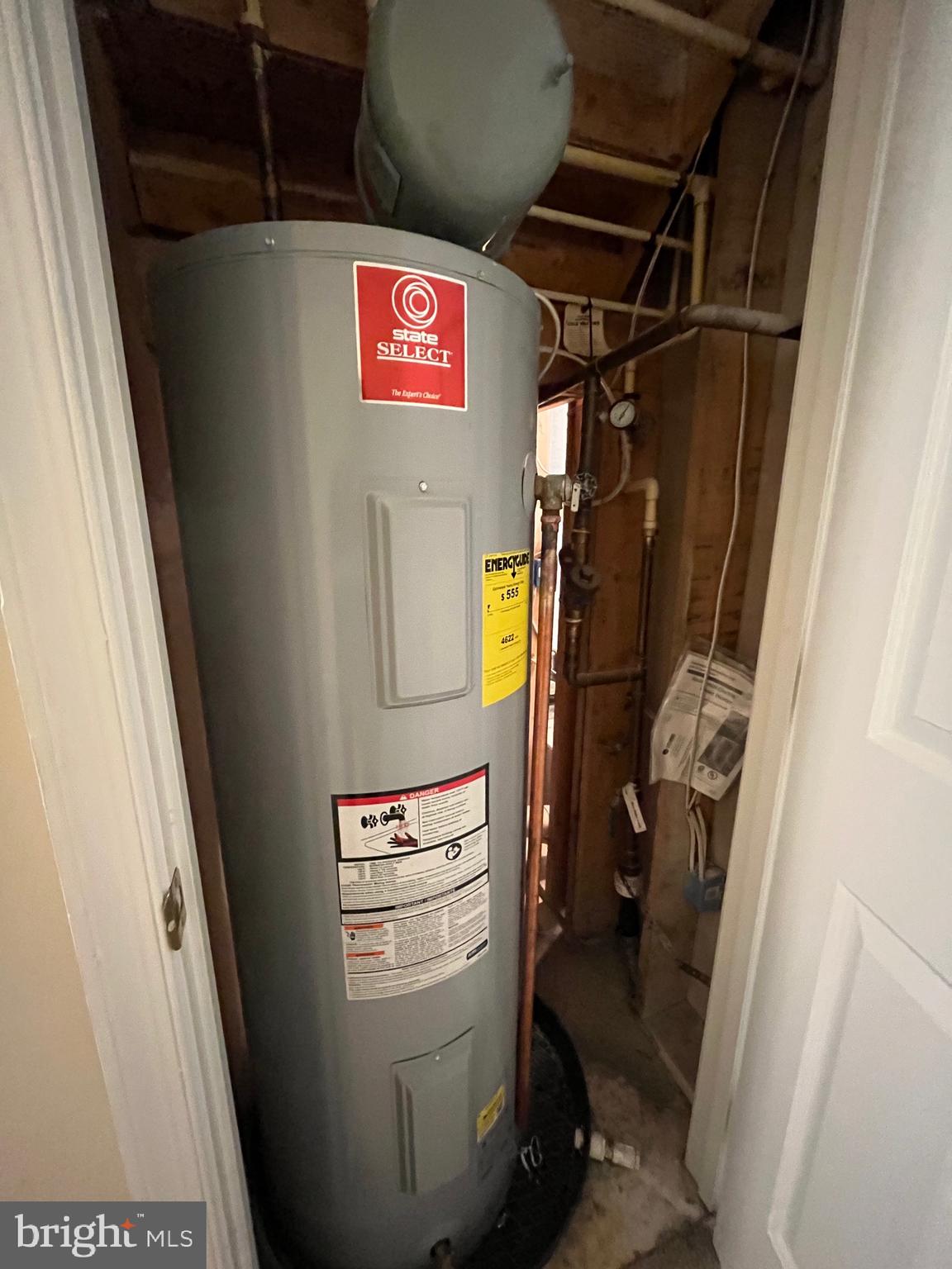 COLLEGE PARKWAY PLACE - Residential