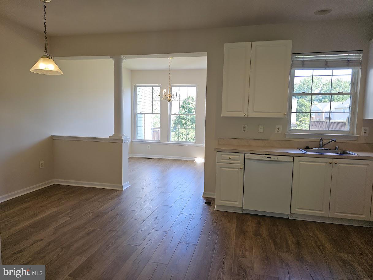 COLLEGE PARKWAY PLACE - Residential