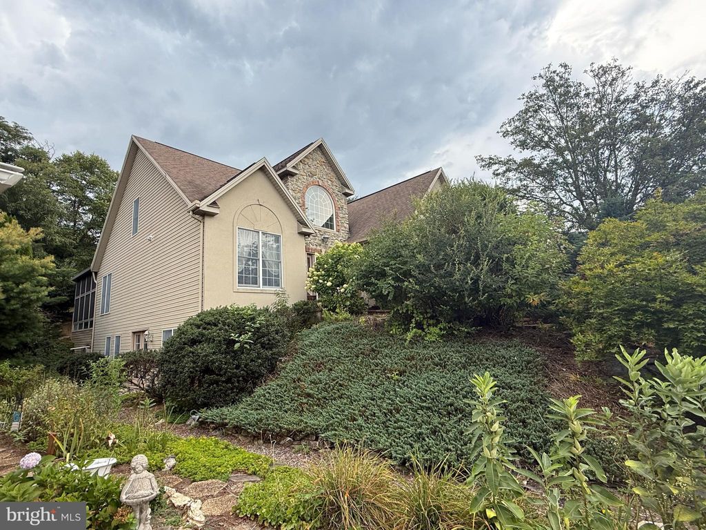 Photo of 1601 Cobble Court, NEW CUMBERLAND, PA 17070 (MLS # PACB2046452)