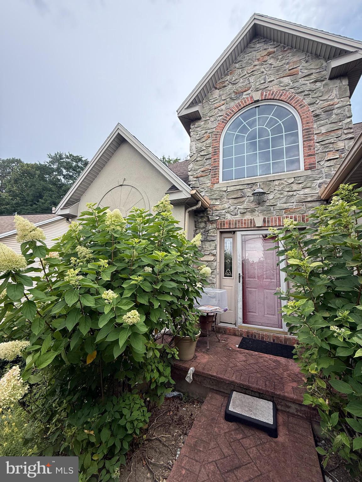 THE HEIGHTS OF BEACON HILL - Residential