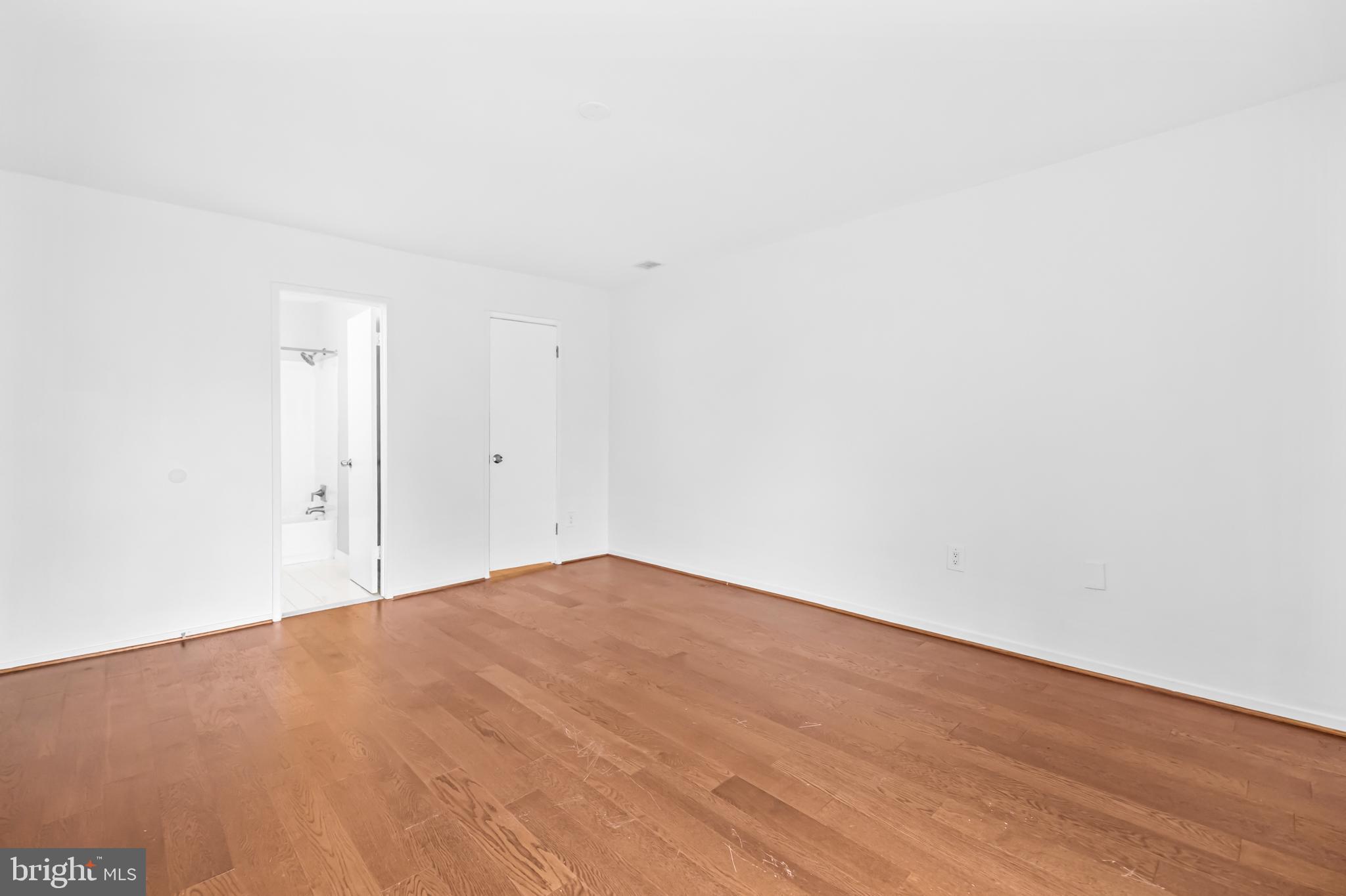 JEFFERSON MEWS - Residential