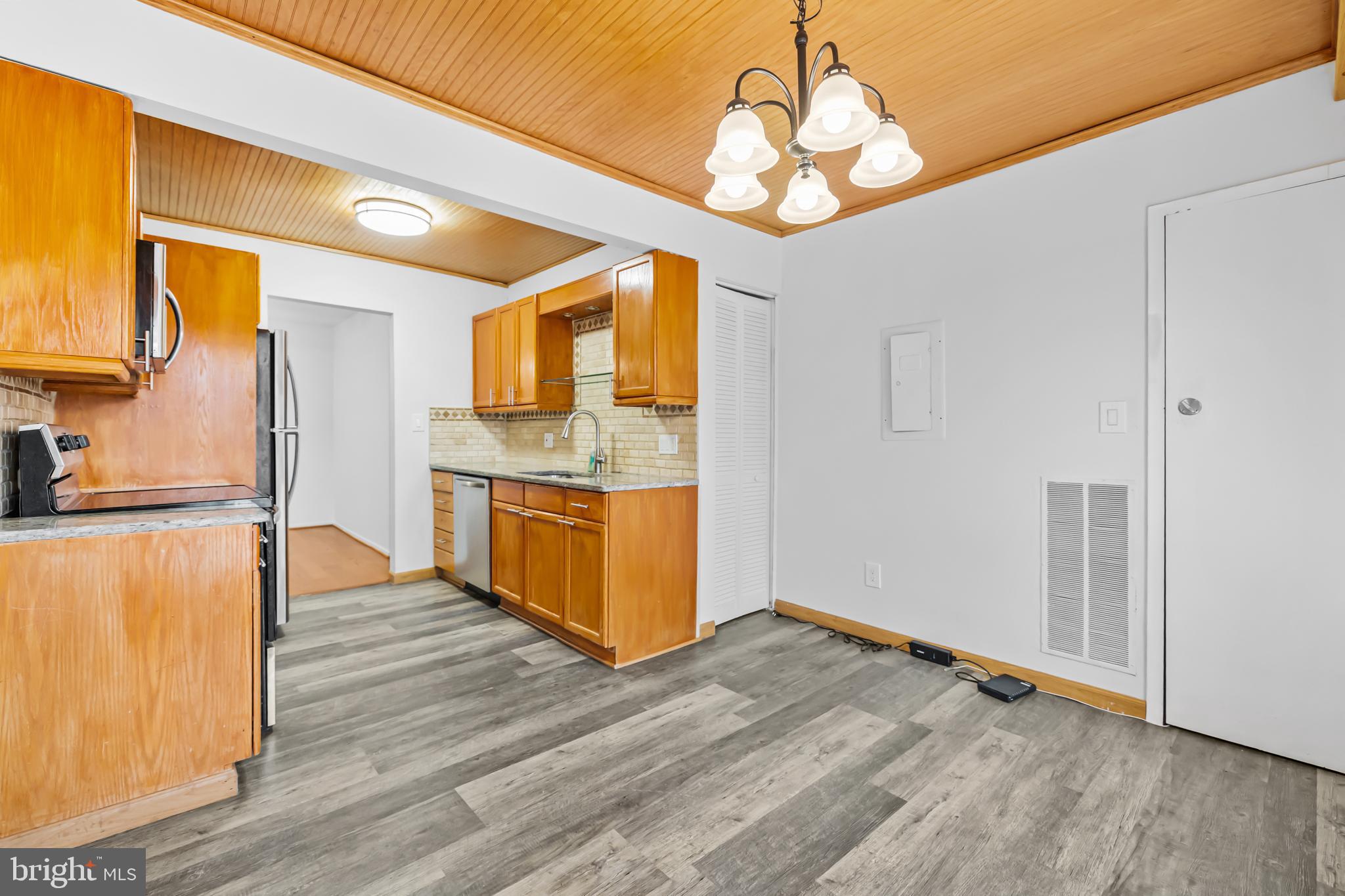 JEFFERSON MEWS - Residential