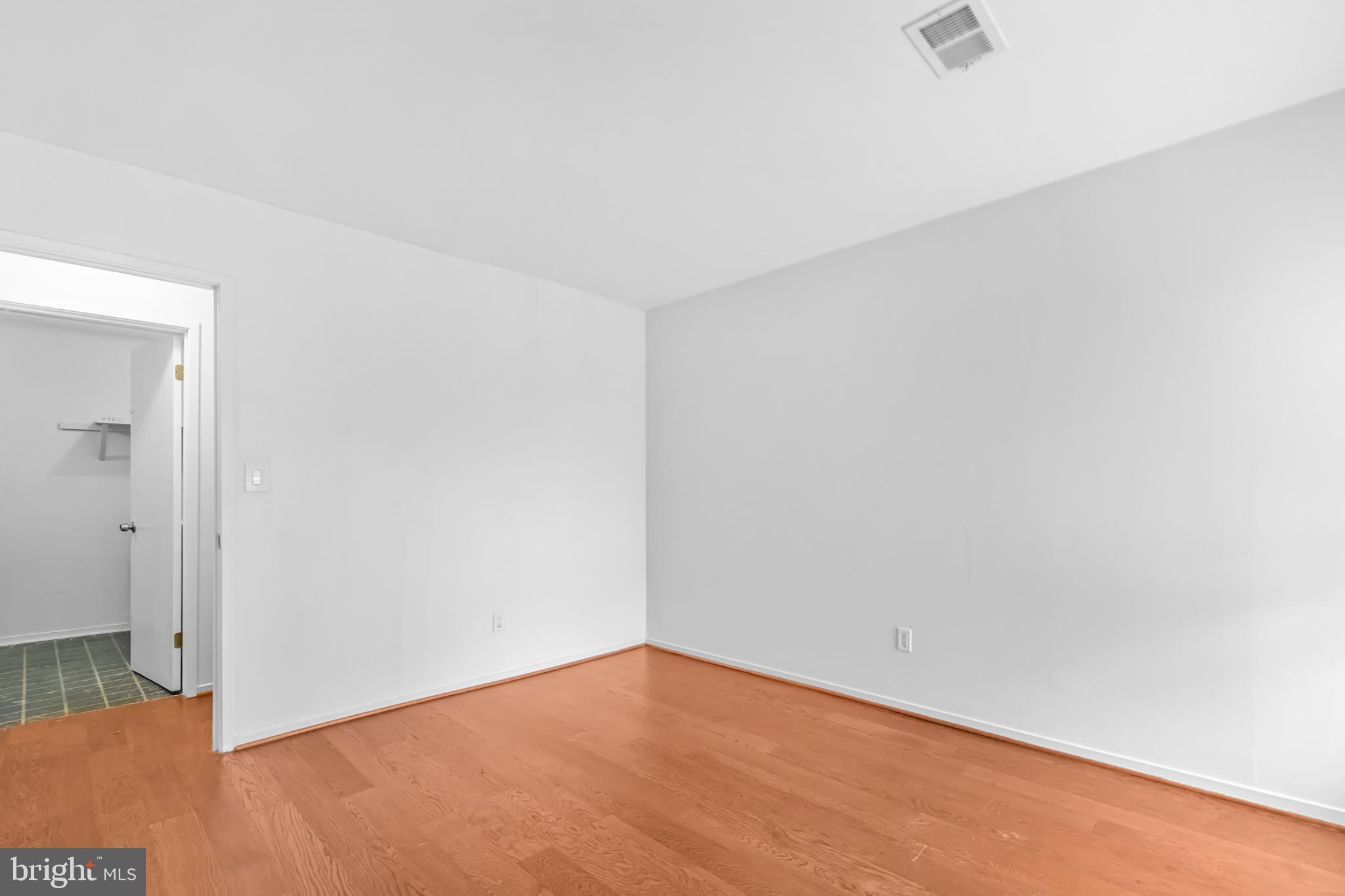 JEFFERSON MEWS - Residential