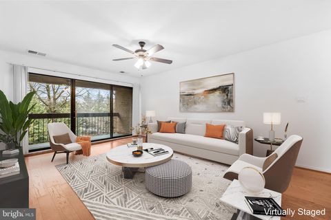 Condo For Sale - 565 Florida Avenue #202<br/> HERNDON, VA 20170