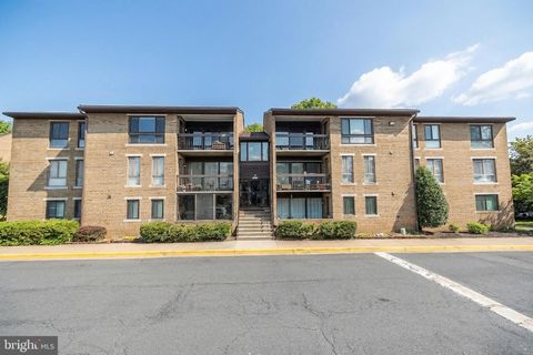 Photo of 565 Florida Avenue #202, HERNDON, VA 20170 (MLS # VAFX2294098)