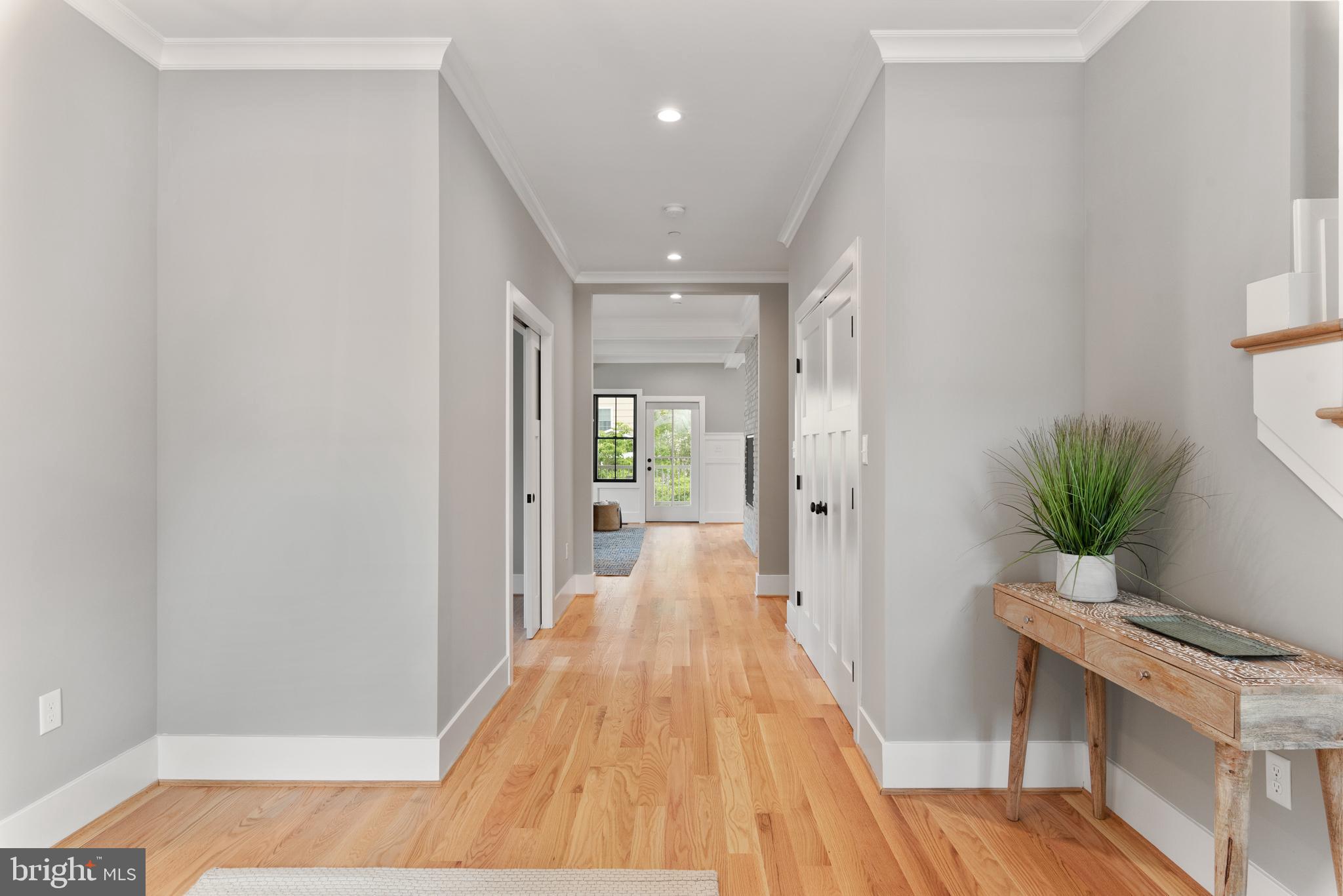 MURRAY HILL - Residential