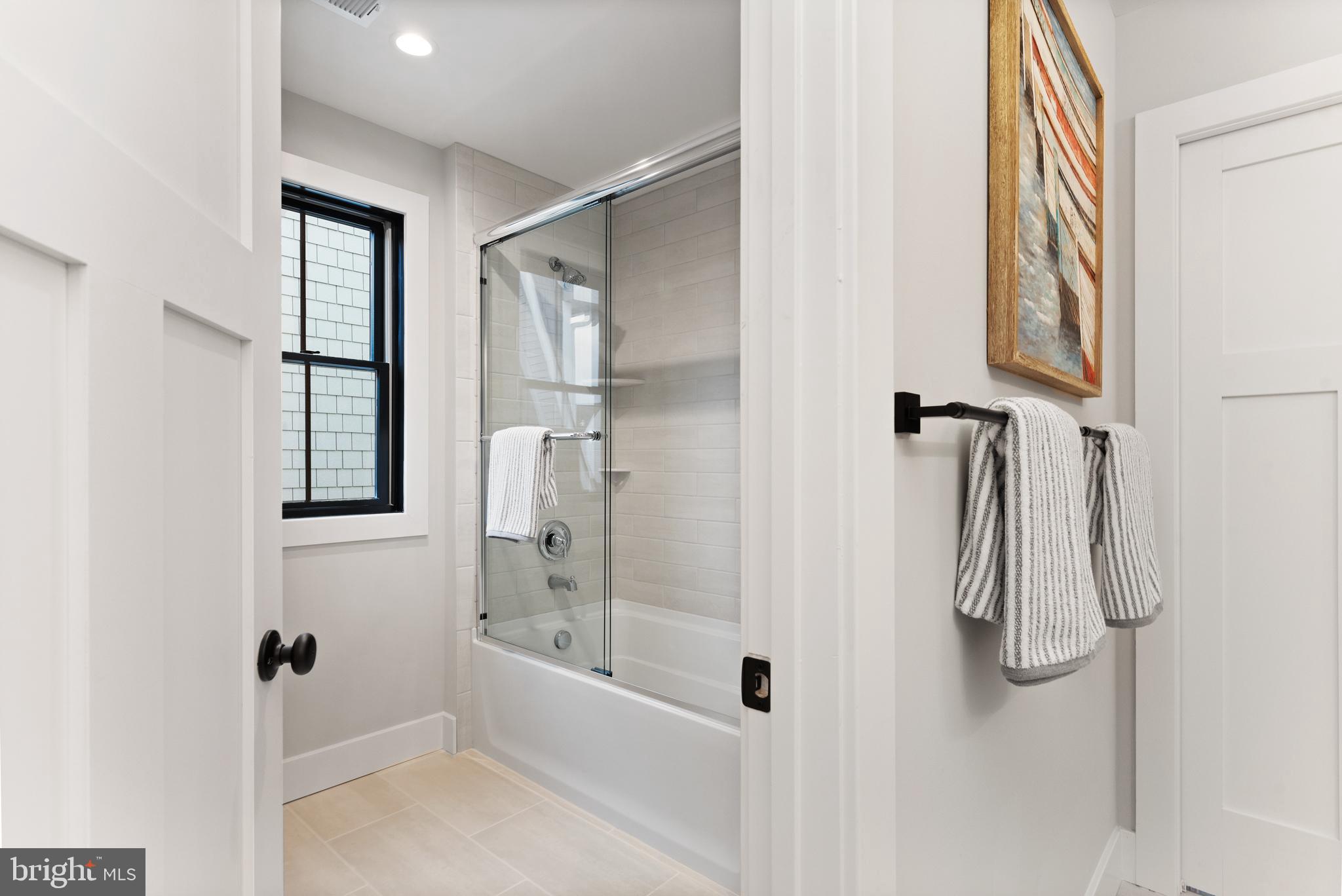 MURRAY HILL - Residential