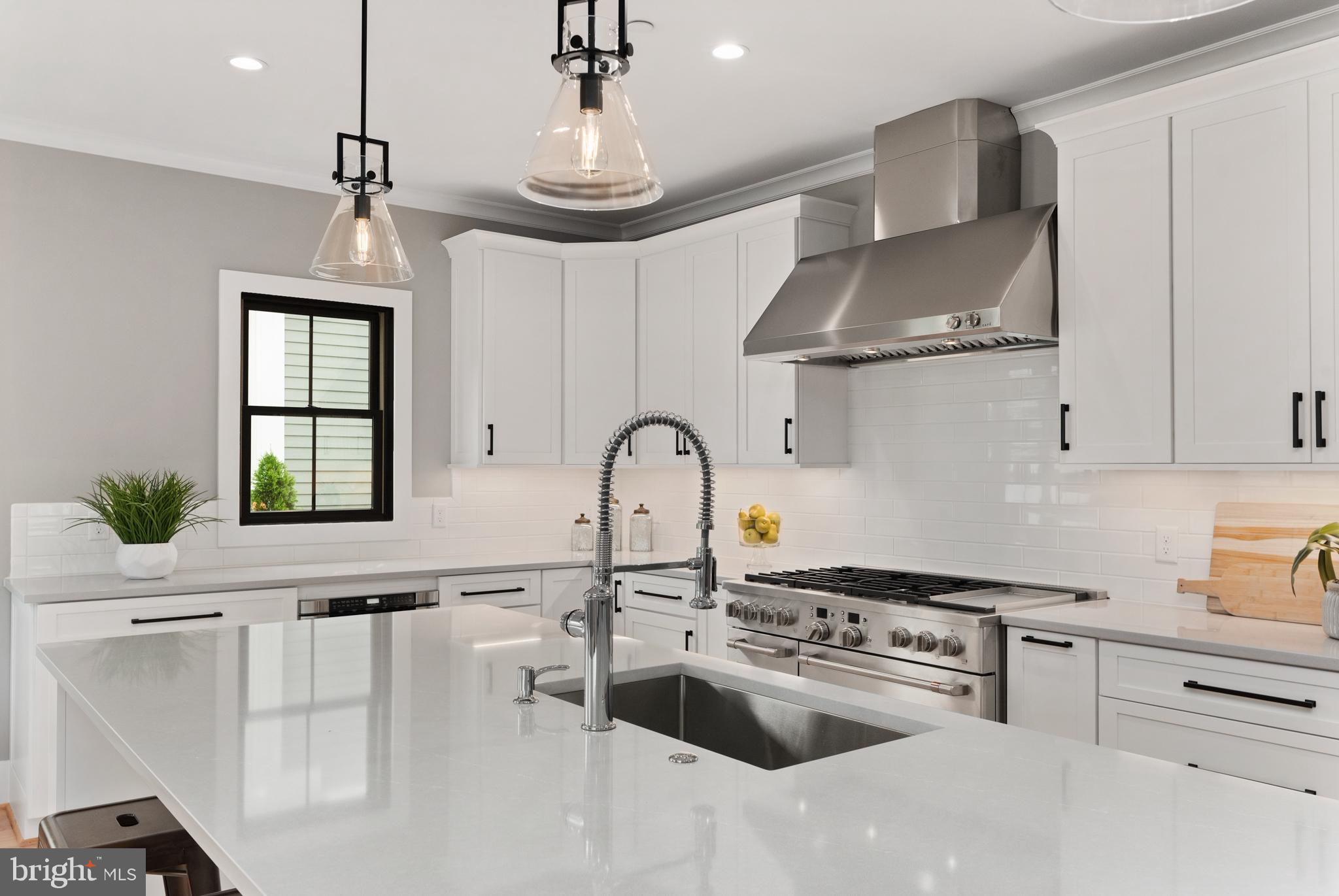 MURRAY HILL - Residential