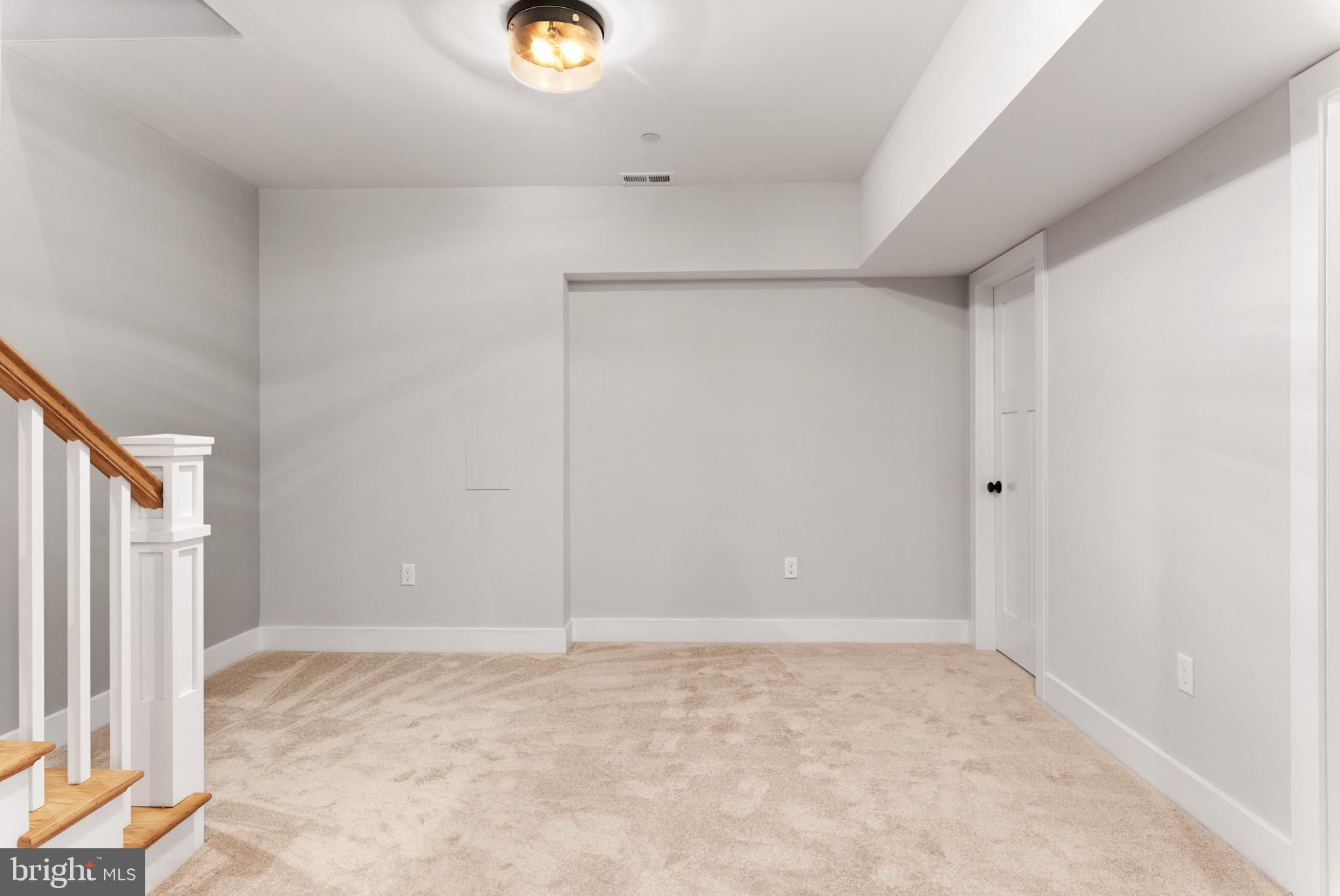 MURRAY HILL - Residential