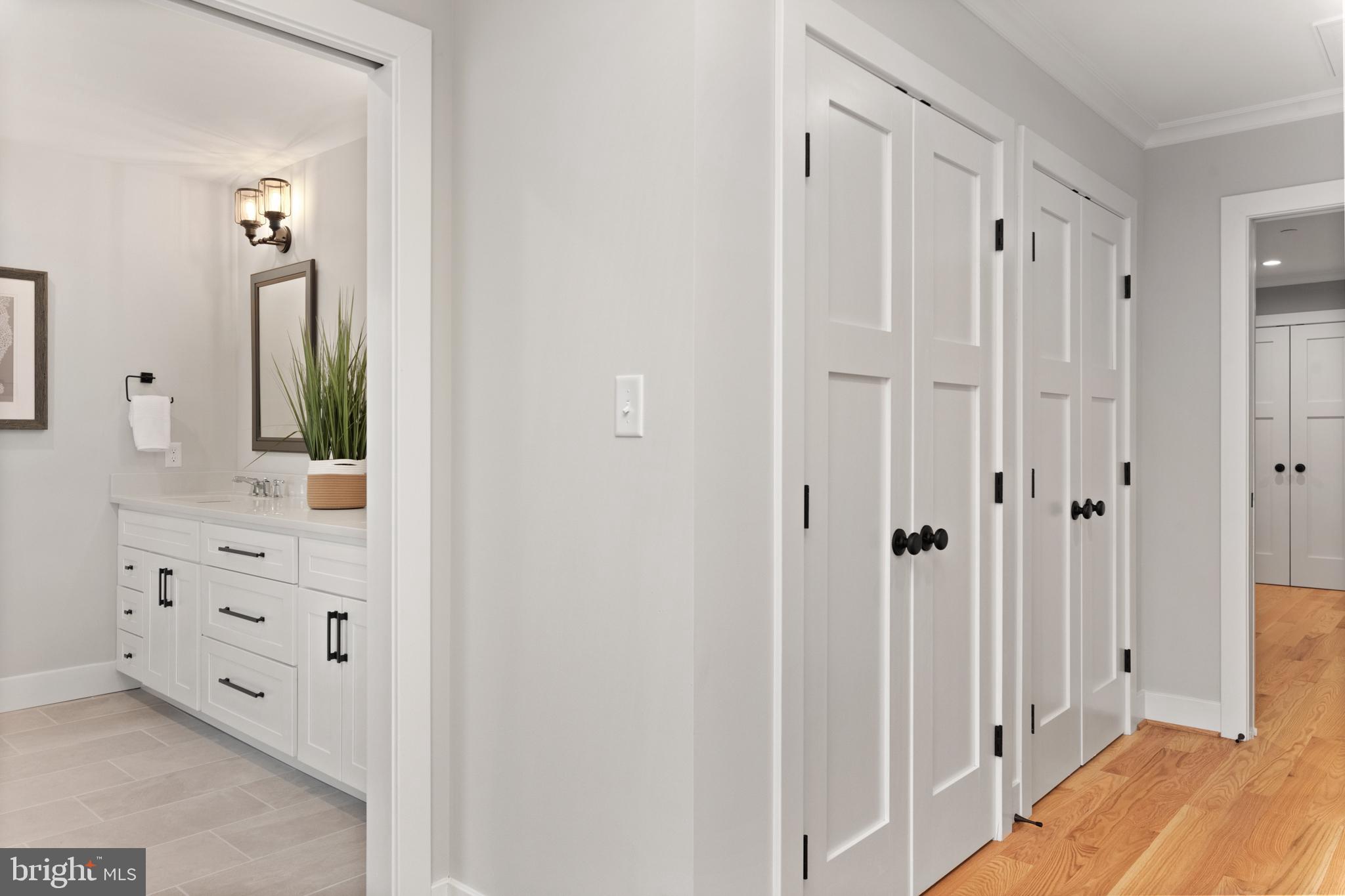 MURRAY HILL - Residential